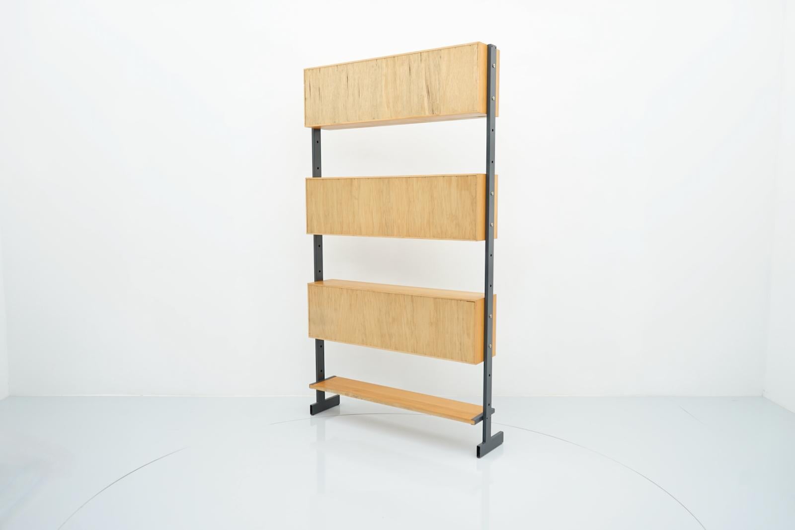 1 / 5 Free Standing Single Bookcase, Shelf Germany 1960s In Good Condition In Frankfurt / Dreieich, DE