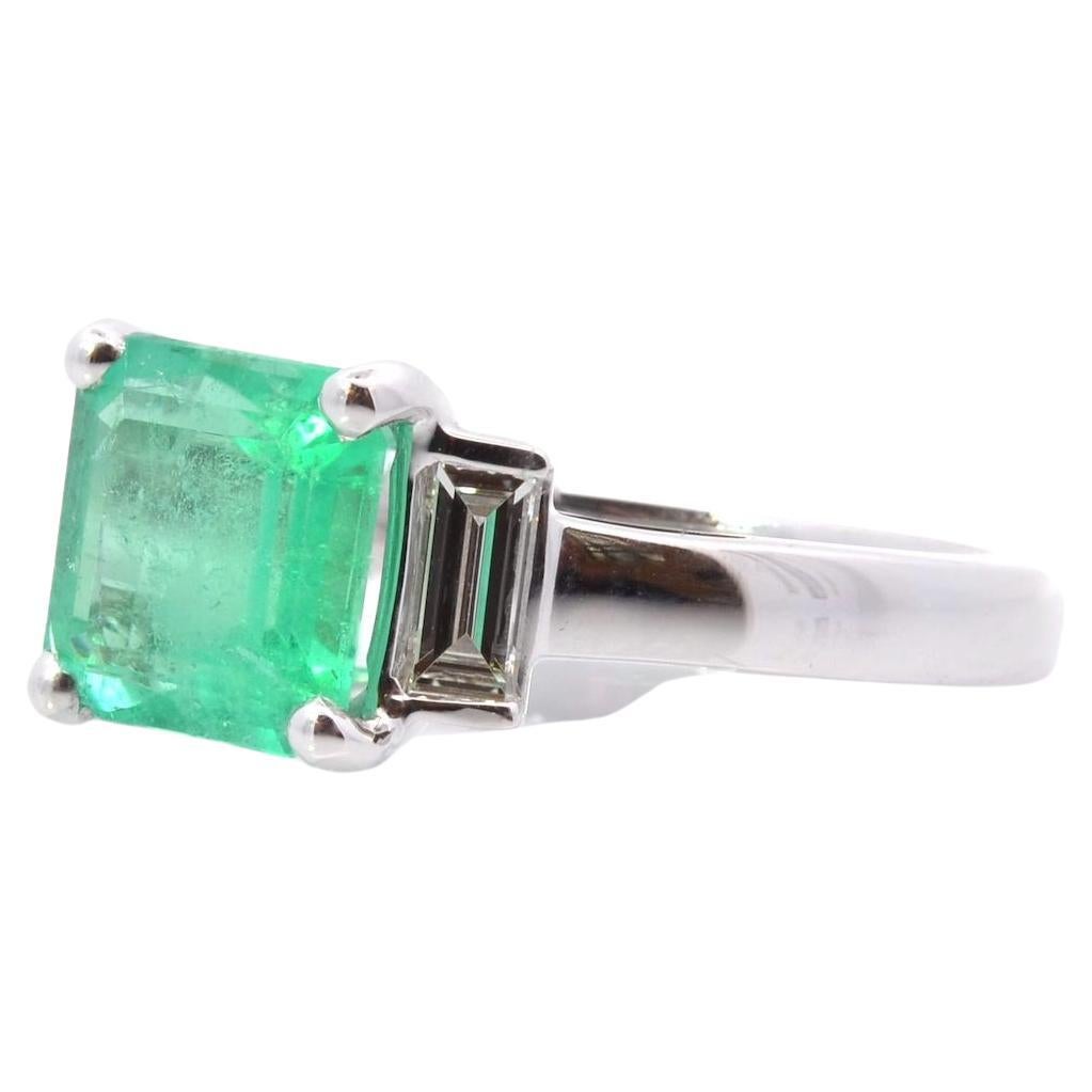 1, 81 carats colombian emerald and diamonds ring