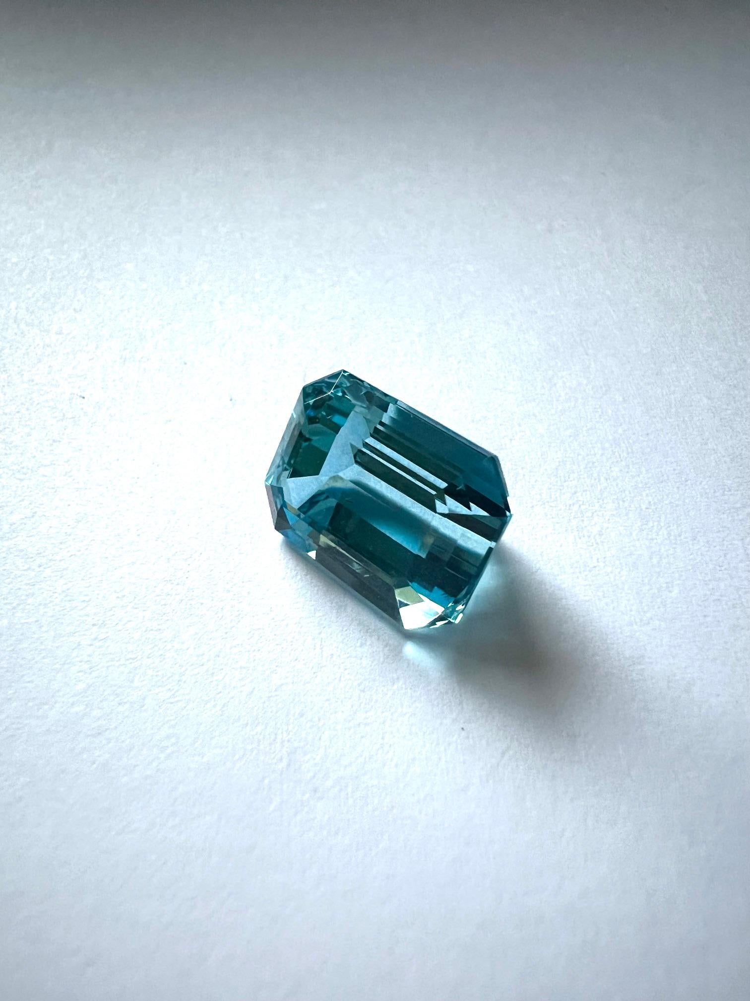 This Aquamarine has 10,52c.. It is facetted in octagonal shape and the size is 15,2x11mm. The color can be decribed as intensive blue typical for Santa Maria origin. The purity is clean.