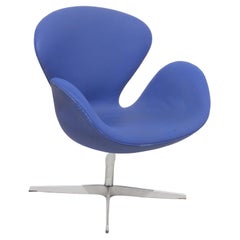 1 Arne Jacobsen Swan Chair