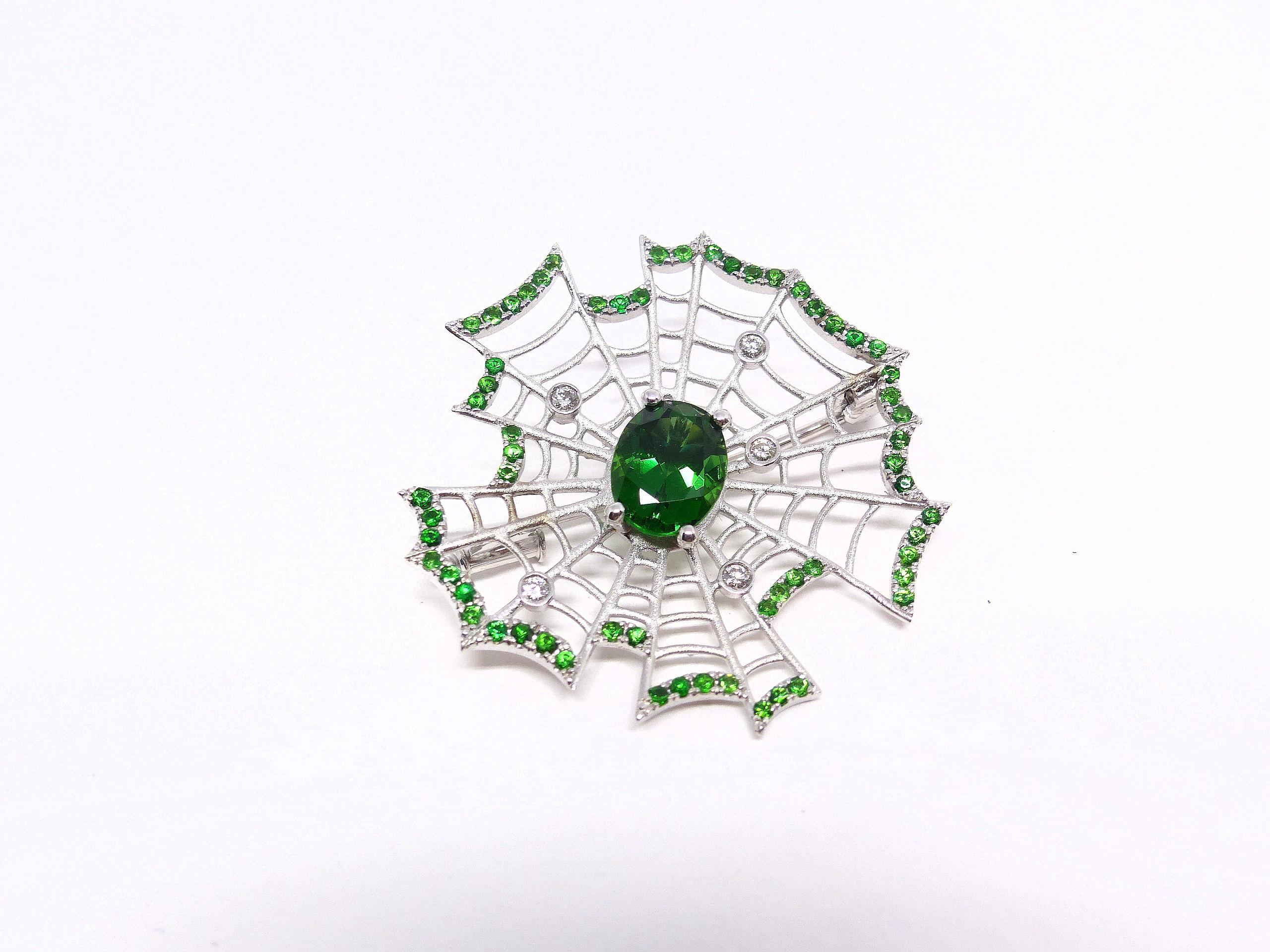 Brooch in White Gold with 1 Chrome Tourmaline and Tsavorites and Diamonds  1