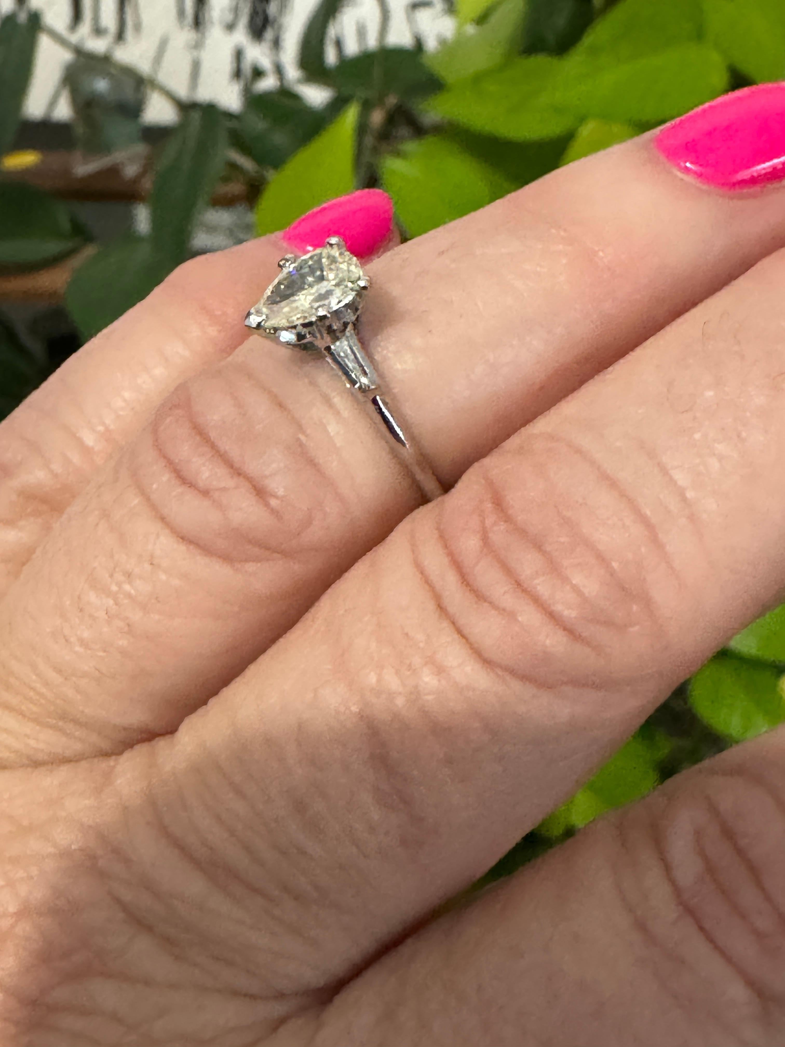 1 Carat 14 Karat White Gold Diamond Engagement Ring For Sale 5