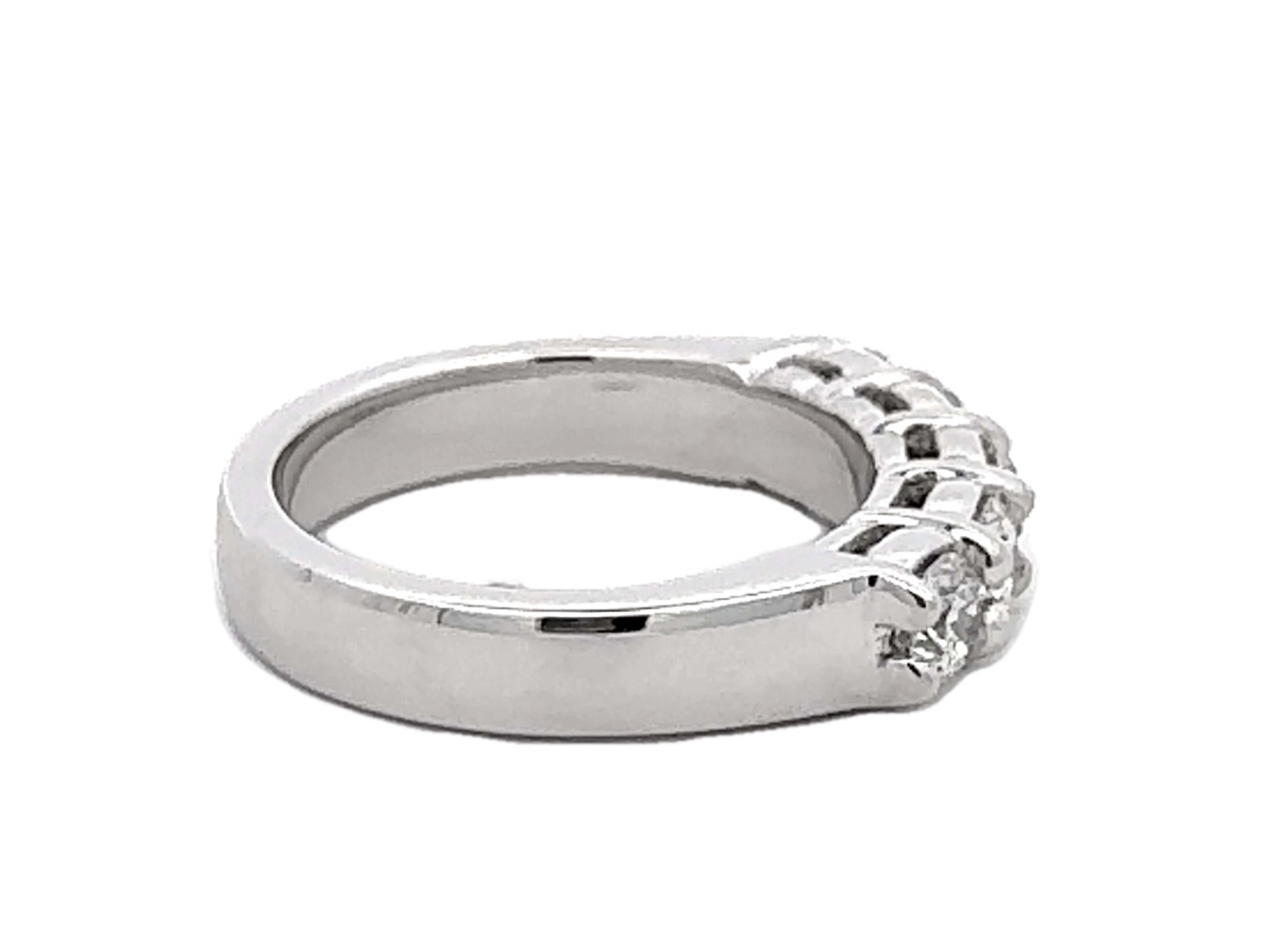Women's or Men's 1 Carat 5 Brilliant Cut Diamond Band Ring 14k White Gold For Sale