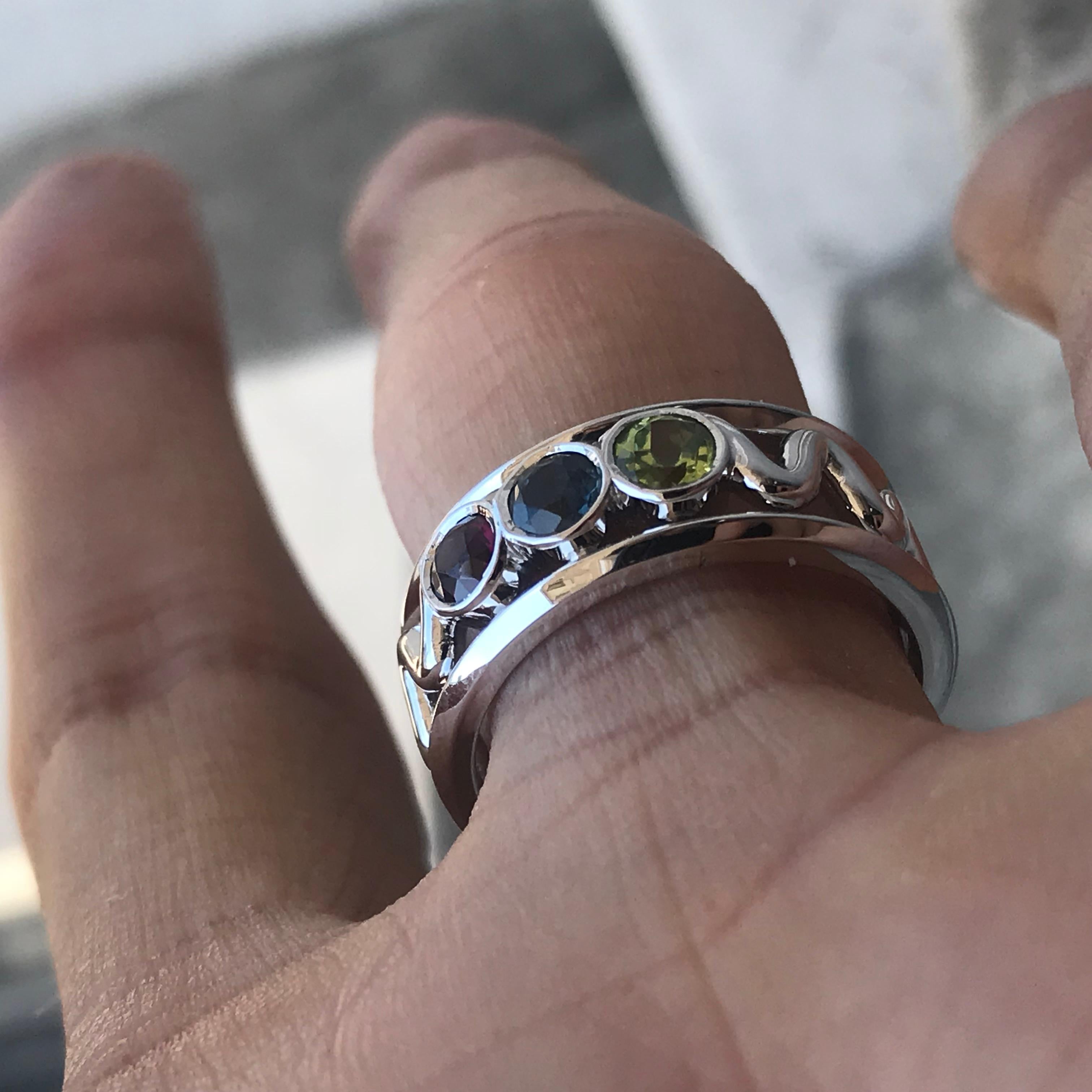 Modern 1 Carat Approximate 3 Gemstone Garnet, Sapphire, Peridot Ring, Ben Dannie For Sale