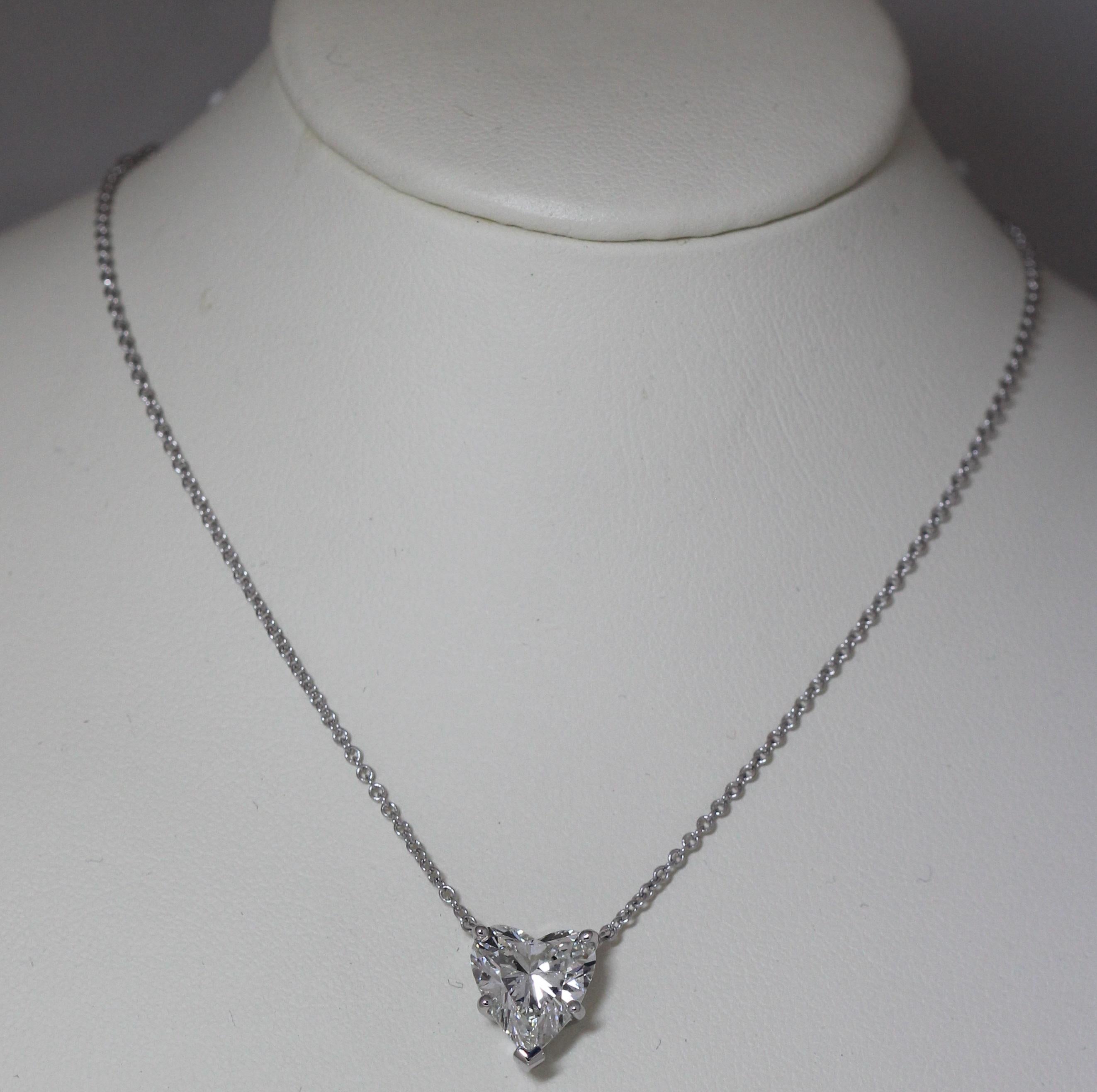 1 carat diamond heart necklace