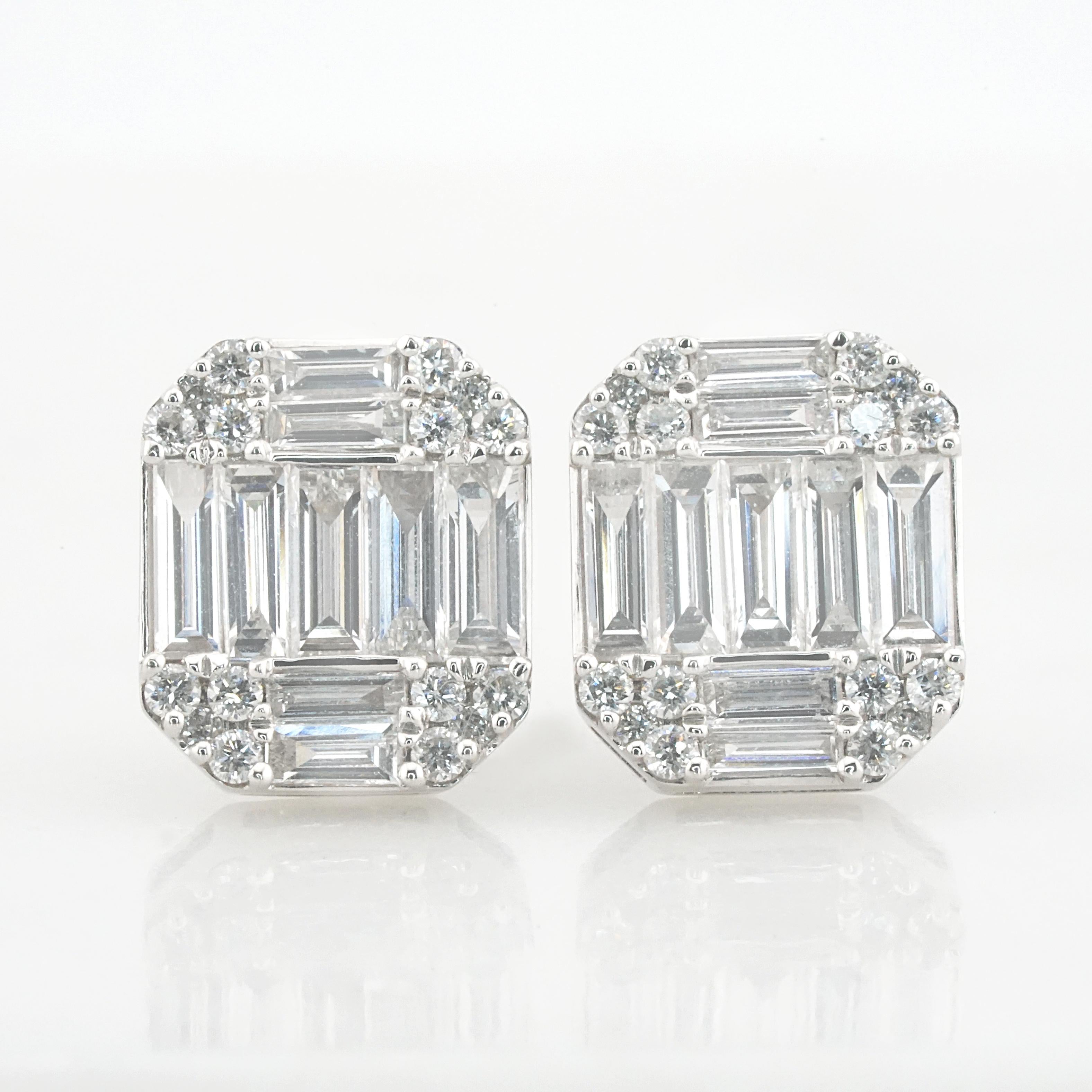 1.46 Karat Baguetteschliff-Diamanten 18K Weißgold Magic-Ohrringe für Damen oder Herren im Angebot