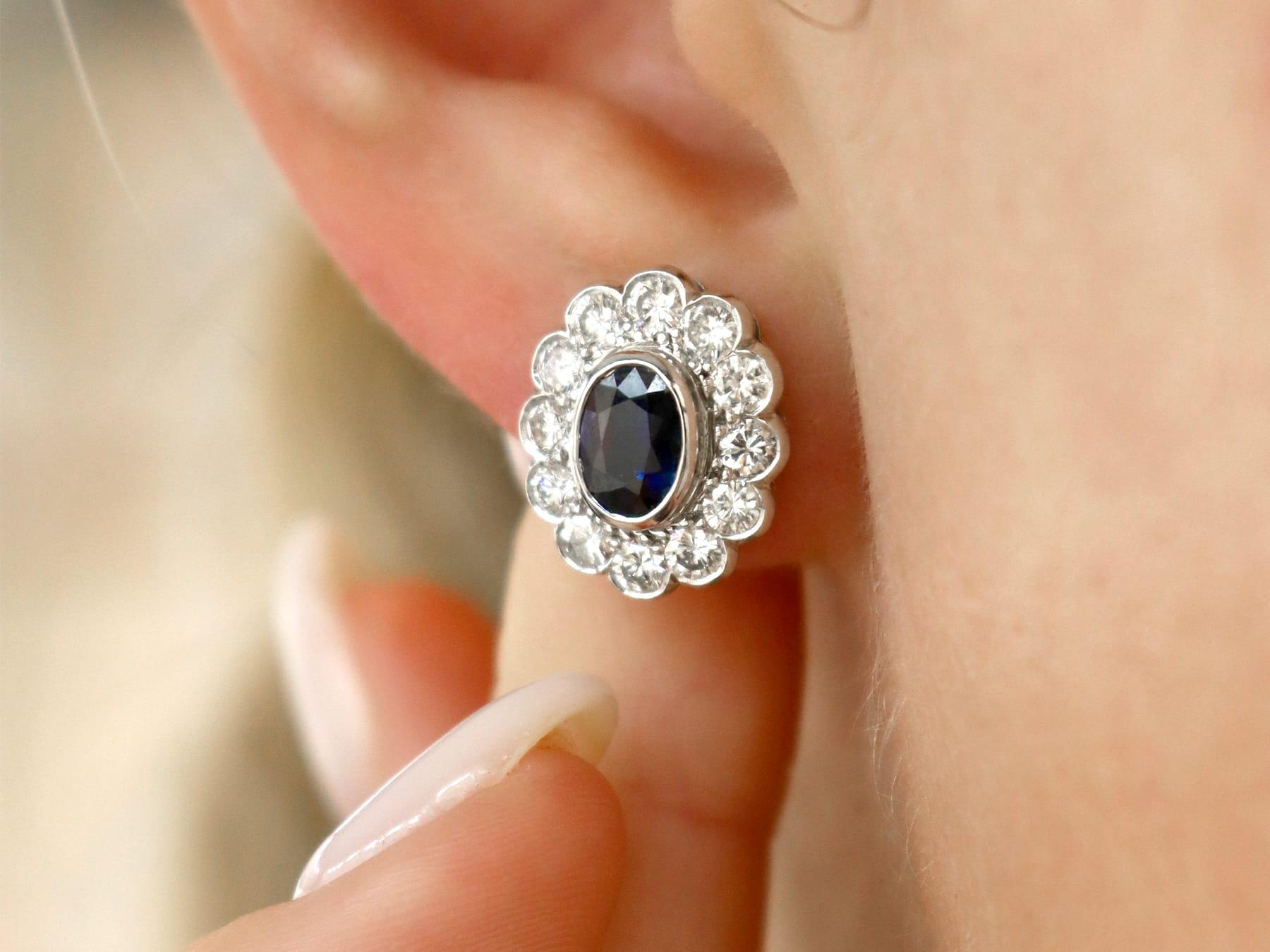 Orecchini a grappolo con zaffiro basaltico da 1 carato e diamante da 1,50 carati in oro bianco 18 carati In condizioni ottime in vendita a Jesmond, Newcastle Upon Tyne