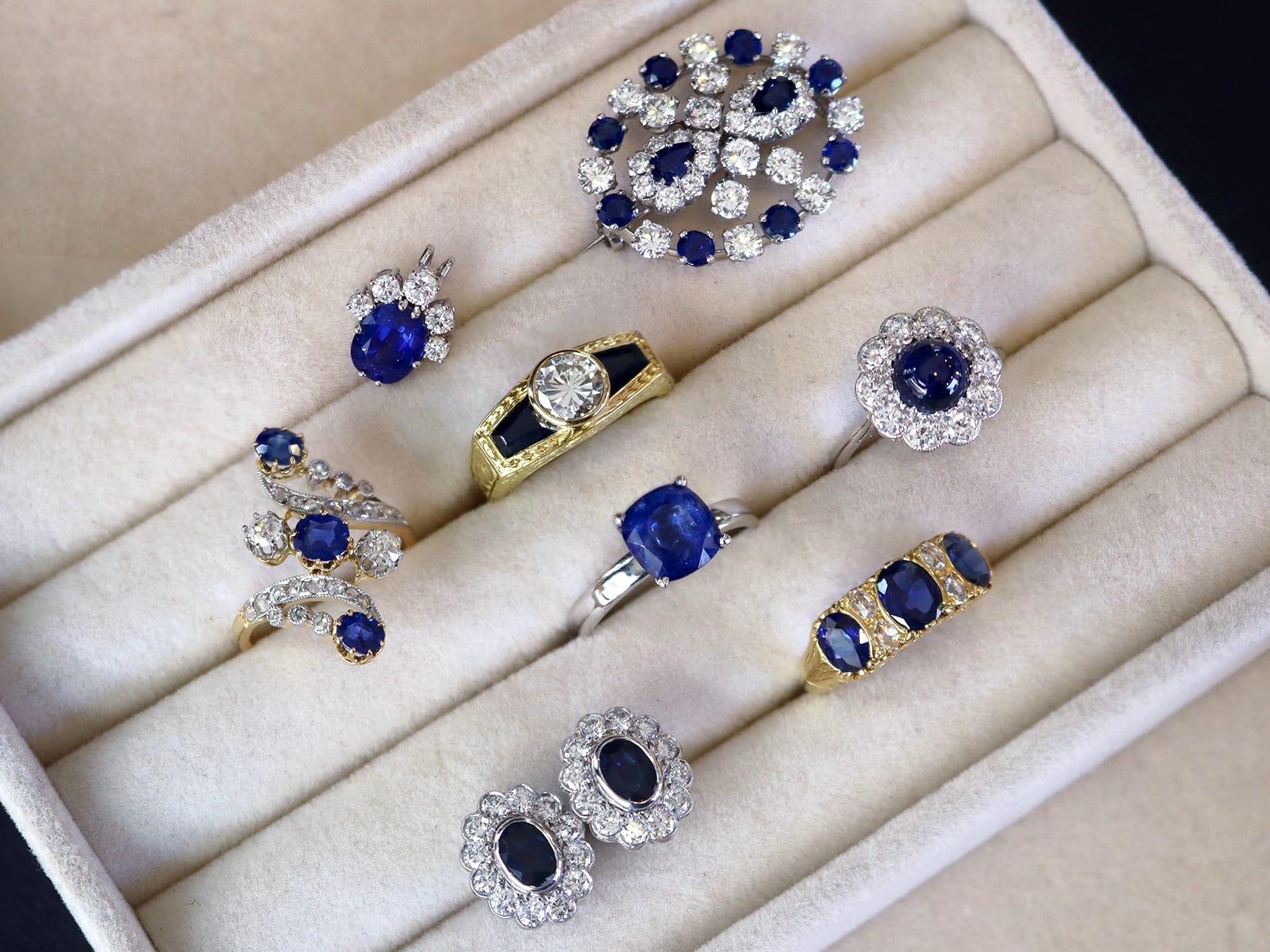 da uomo o donna Orecchini a grappolo con zaffiro basaltico da 1 carato e diamante da 1,50 carati in oro bianco 18 carati in vendita