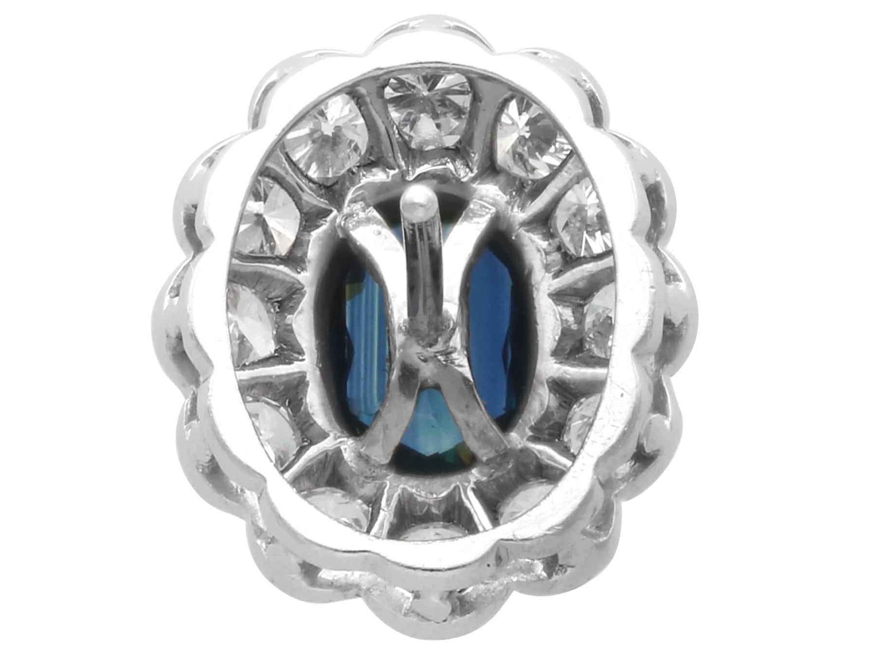 Orecchini a grappolo con zaffiro basaltico da 1 carato e diamante da 1,50 carati in oro bianco 18 carati in vendita 4