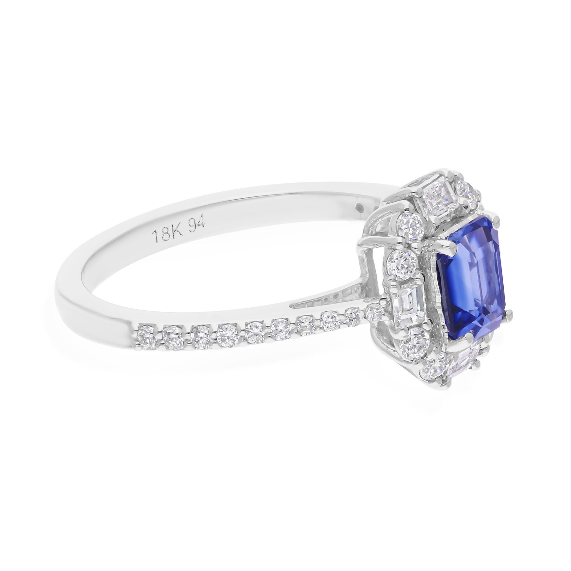 The ring is a size 7 and may be resized to larger or smaller upon request. FOLLOW SPECTRUM JEWELS storefront to view the latest collection & exclusive pieces. Spectrum Jewels is proudly rated as a Top Seller on 1stdibs with 5 star customer reviews.