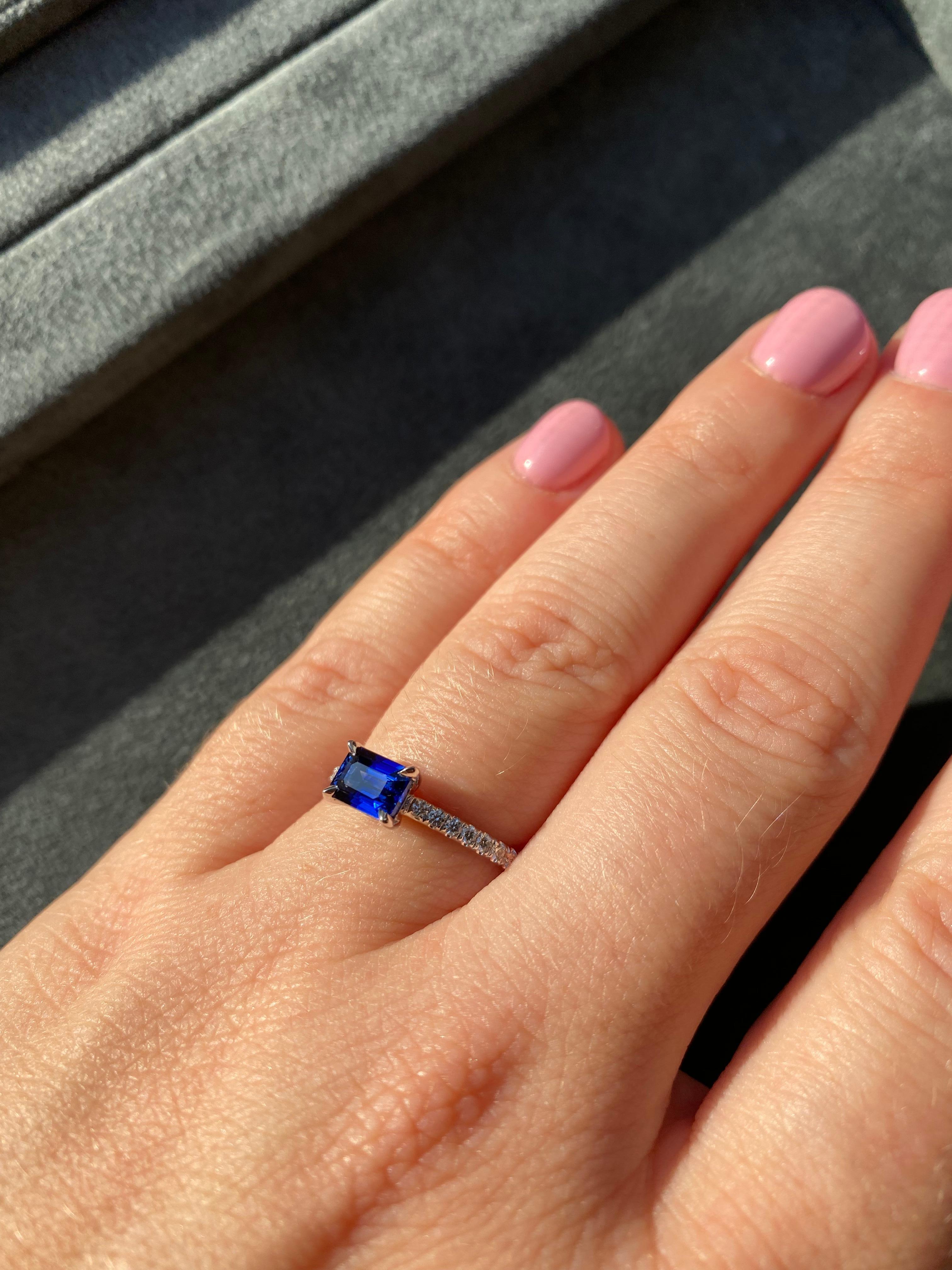 Women's 1 carat Blue Sapphire Ring with Pave Band For Sale