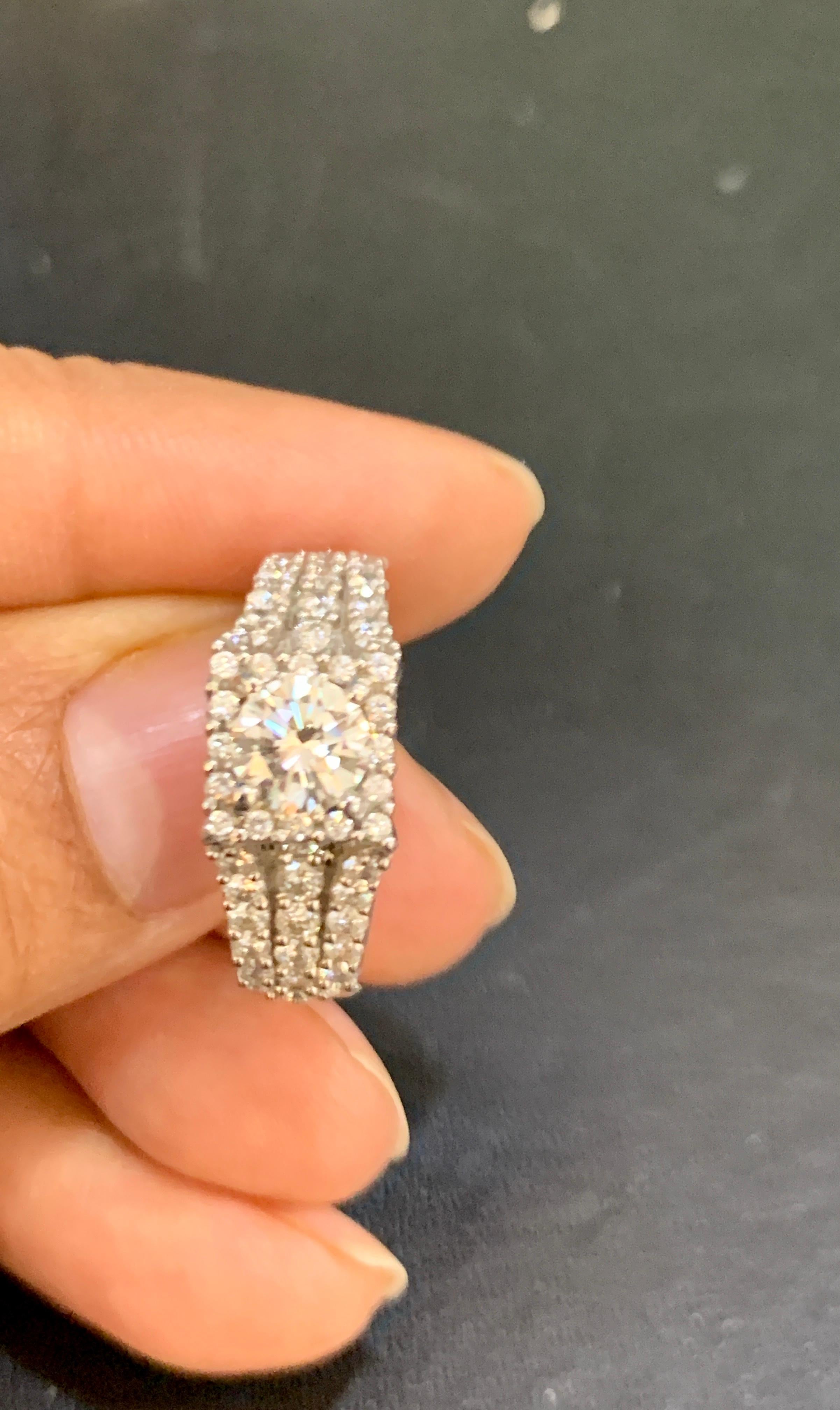 1 Carat Brilliant Round Center Diamond, 2 Carat 14 Karat White Gold Ring In Excellent Condition For Sale In New York, NY