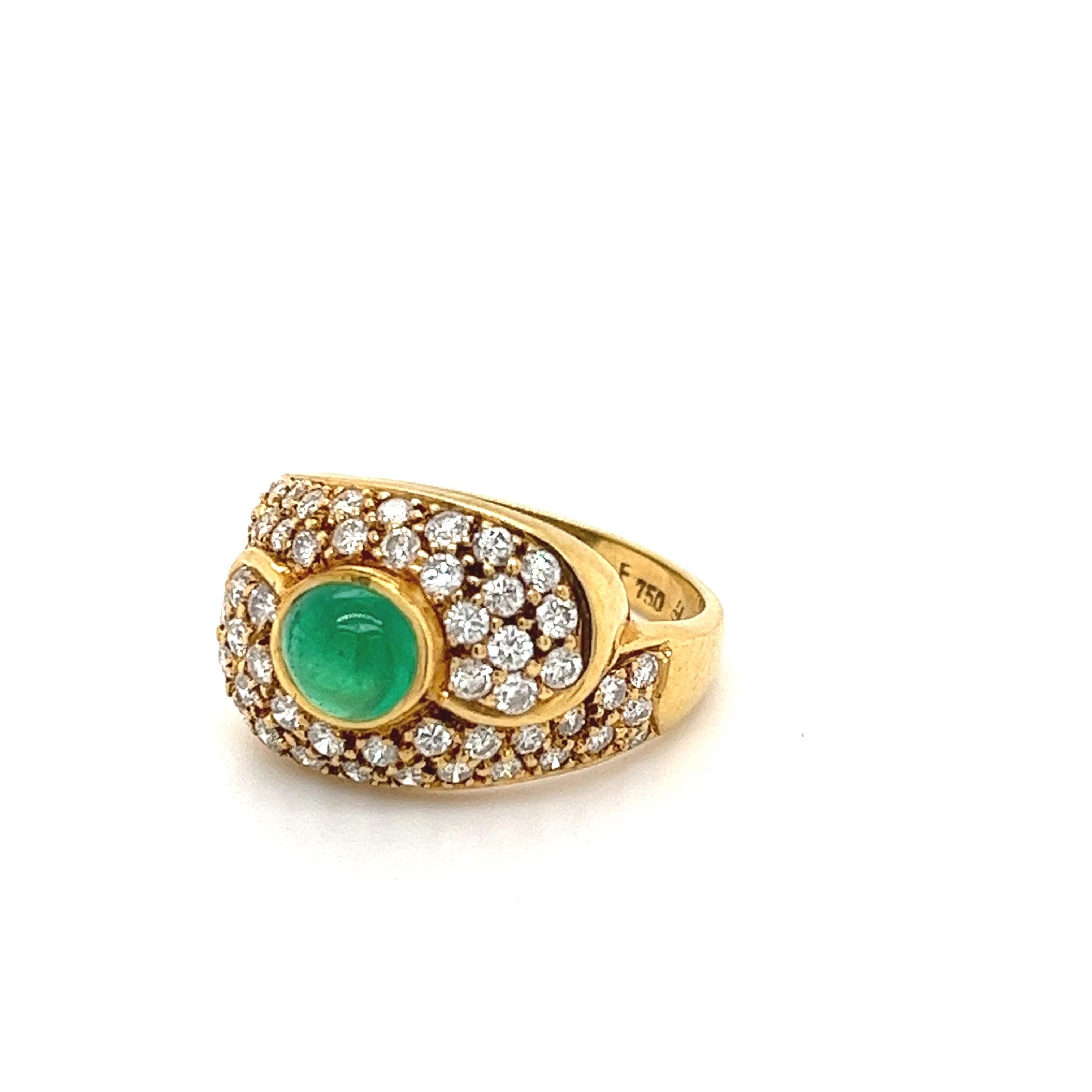 1 Carat Cabochon Natural Emerald and Diamond Cluster Bypass Ring in 18k Gold In New Condition For Sale In Miami, FL