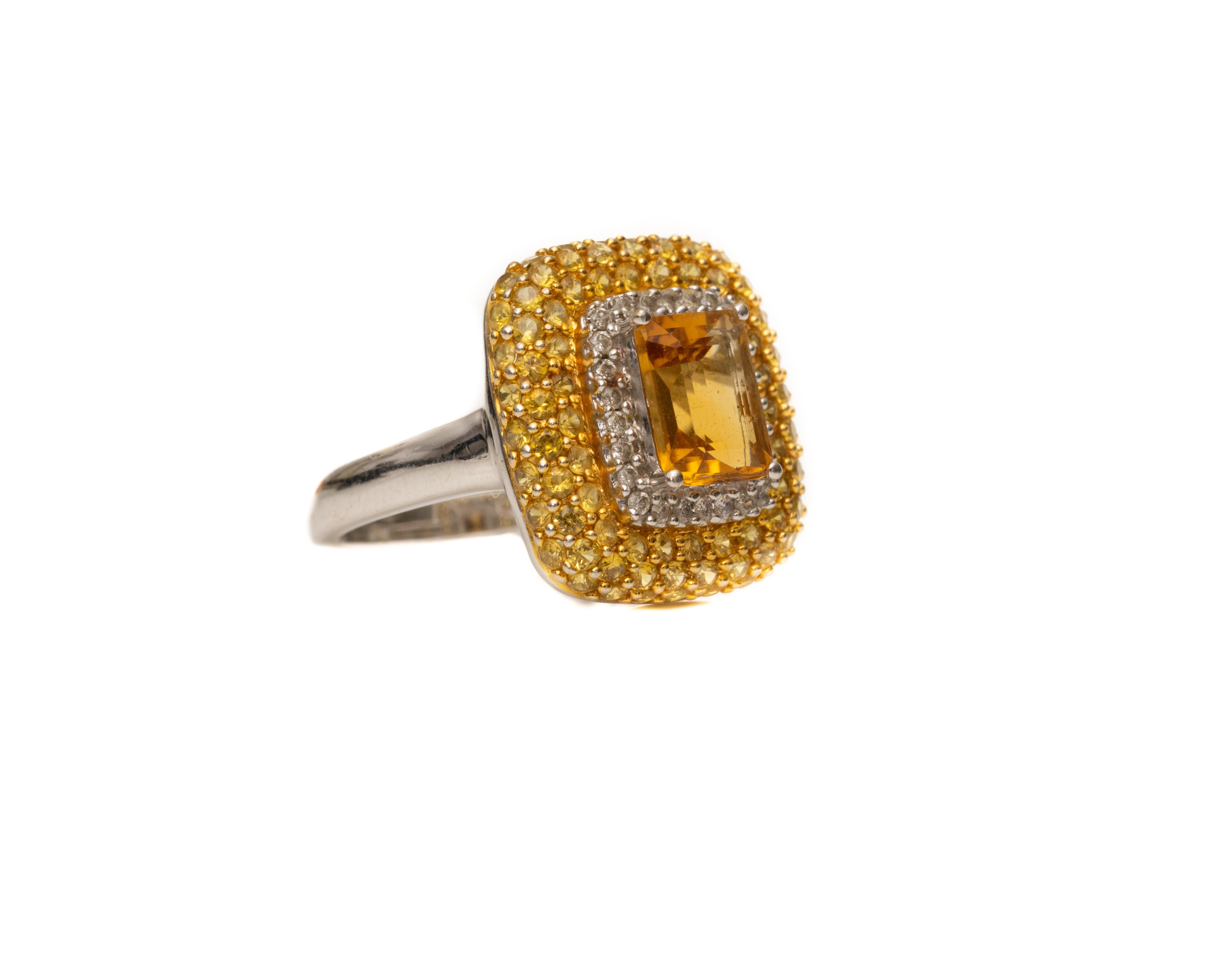 1 Carat Citrine, 1 Carat Yellow Sapphire and Accent Diamonds 18 Karat Gold Ring In Excellent Condition In Atlanta, GA