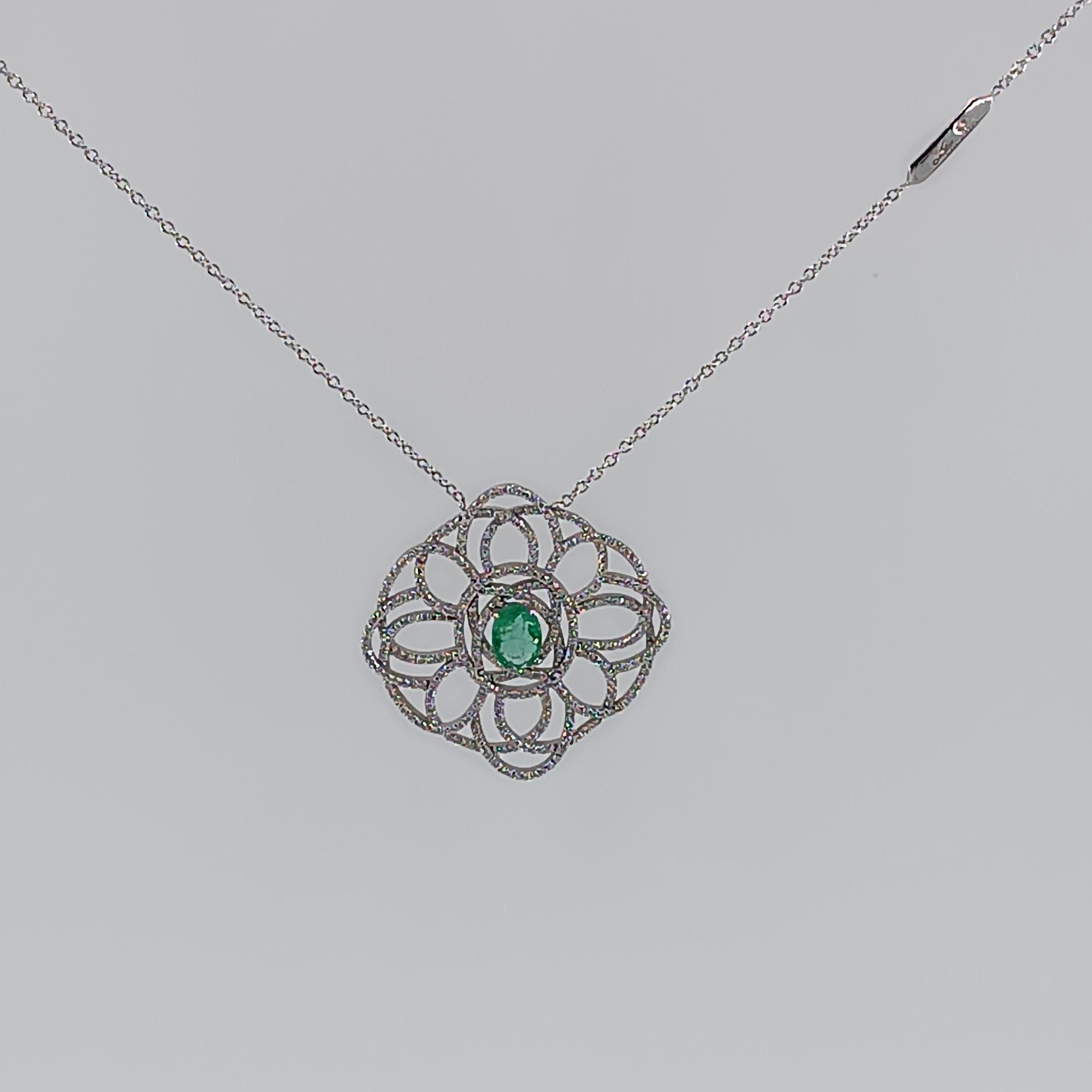 1 Karat kolumbianischer Smaragd  1,68 Karat VS G Farbe Diamanten mit Gold Halskette  im Angebot 1
