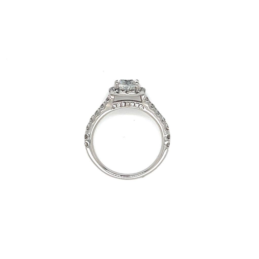 Women's 1 Carat Cushion cut Diamond Ring in Platinum For Sale