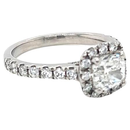 1 Carat Cushion cut Diamond Ring in Platinum For Sale