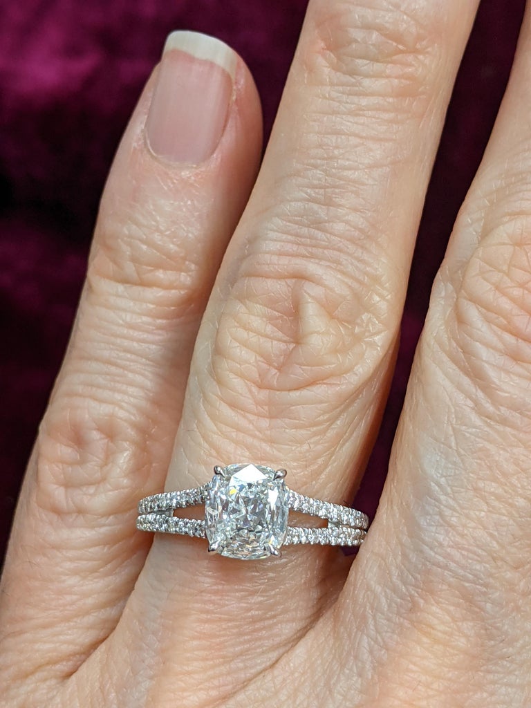 1 Carat Cushion Cut on Double Shank Solitaire Ring In New Condition For Sale In New York, NY