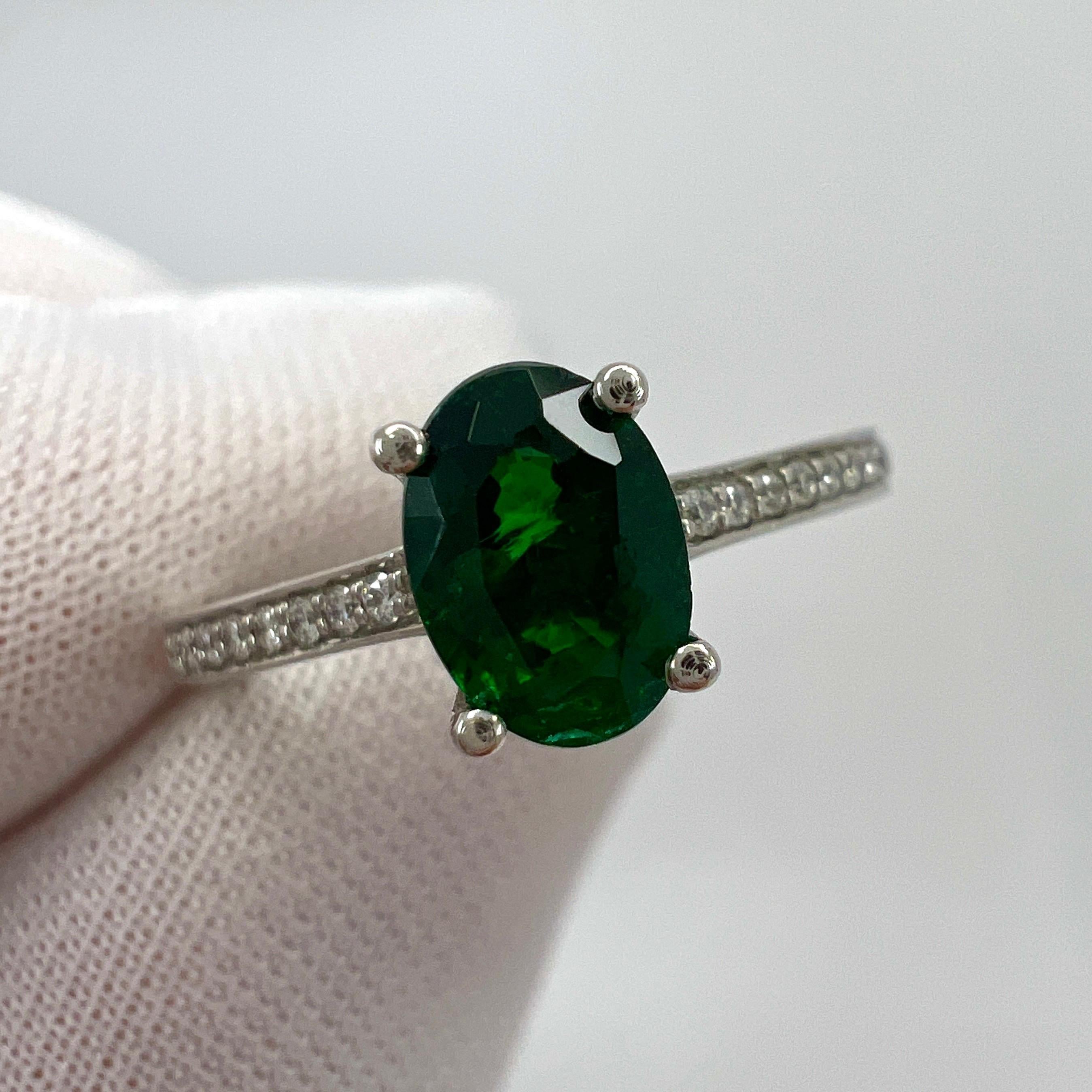 1 Carat Natural Emerald & Diamond Deep Green Oval Cut Platinum Solitaire Ring For Sale 4