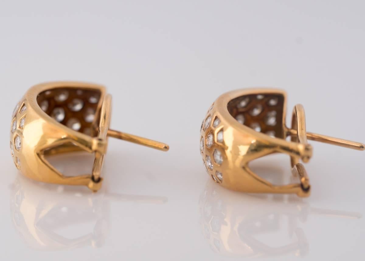 Round Cut 1 Carat Diamond and 18 Karat Yellow Gold Honeycomb Earrings