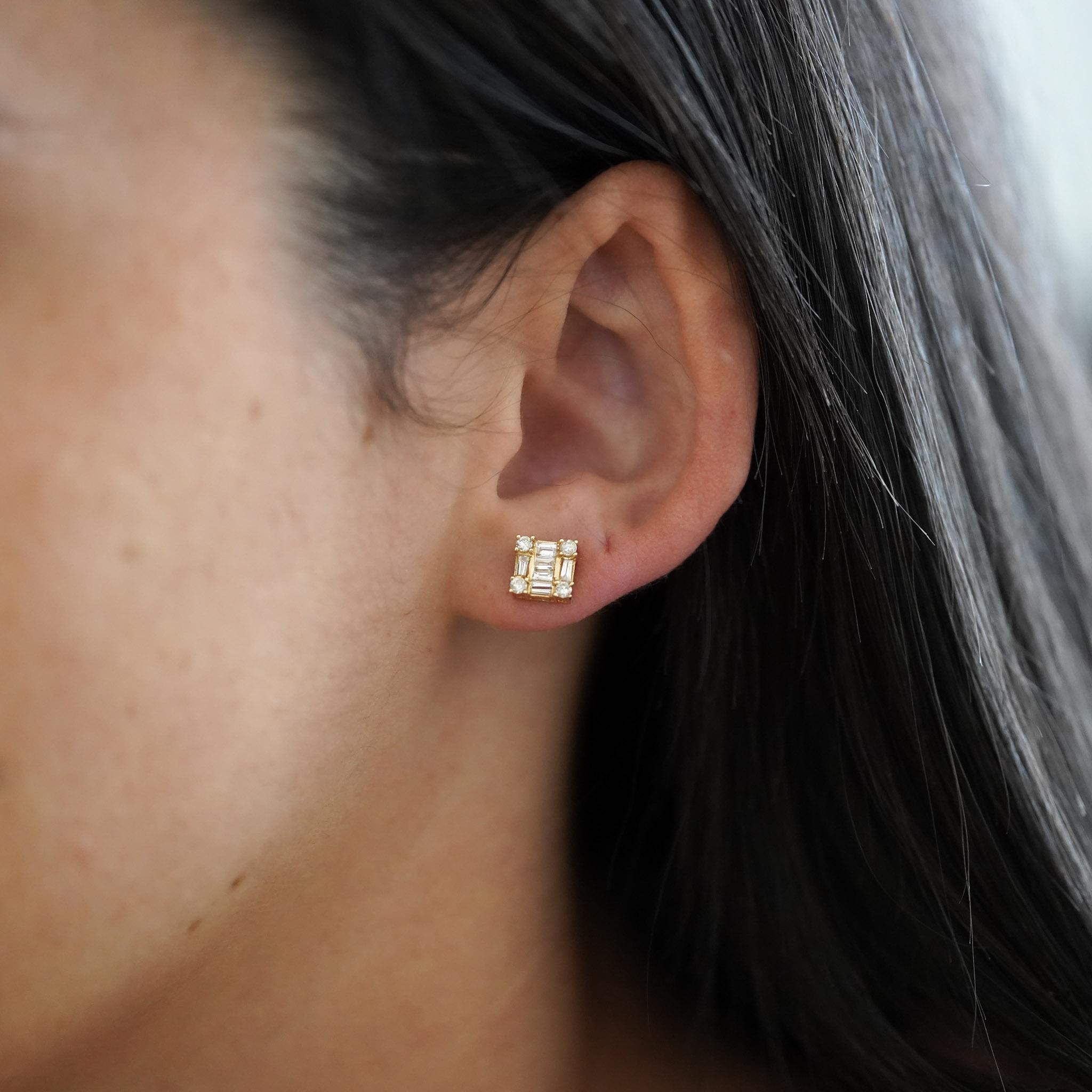 Donna Orecchini a grappolo d'oro 14K con diamante da 1 carato, con chiusura a grappolo in vendita