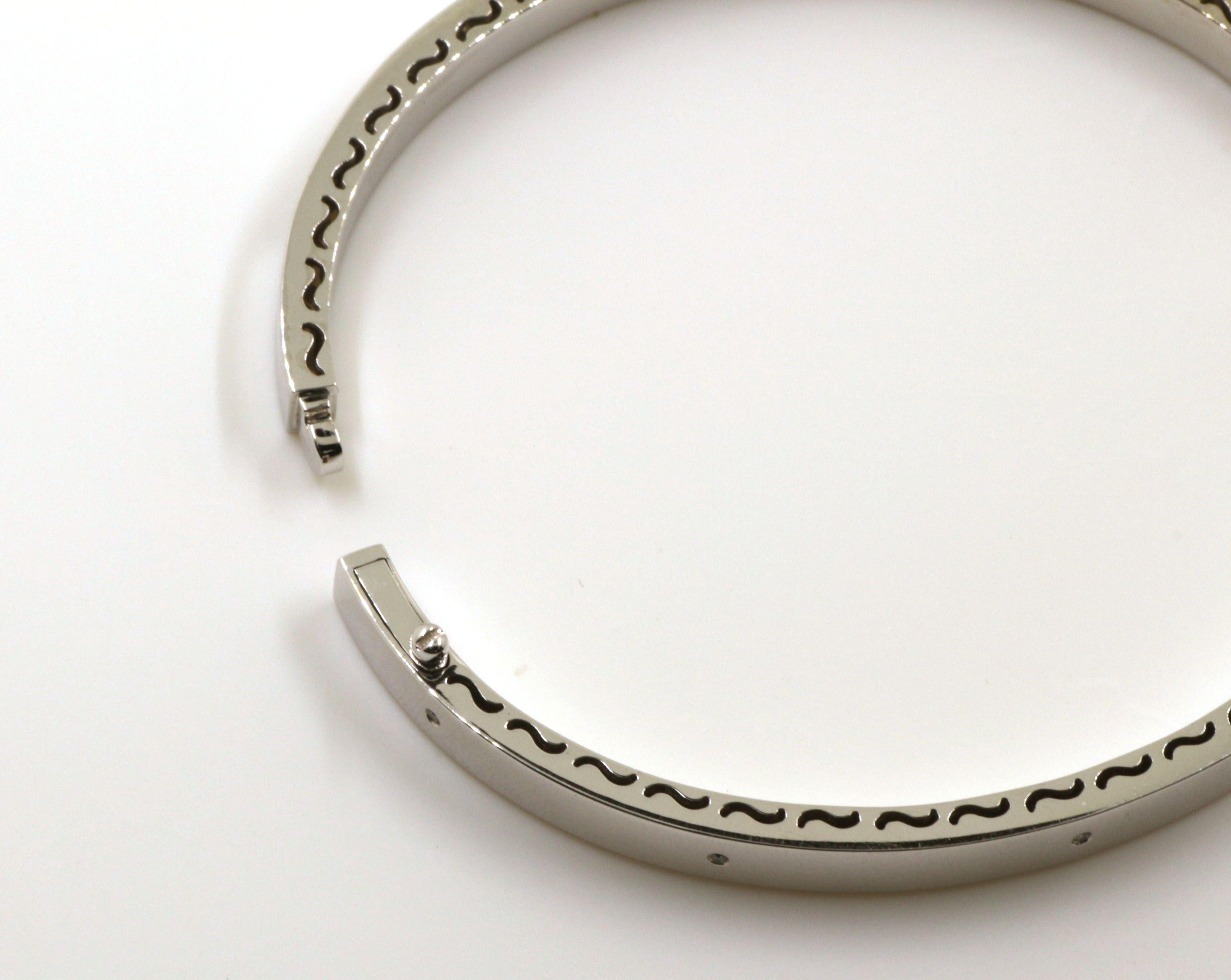 Contemporain Bracelet jonc en or blanc 18 carats avec diamants de 1 carat en vente