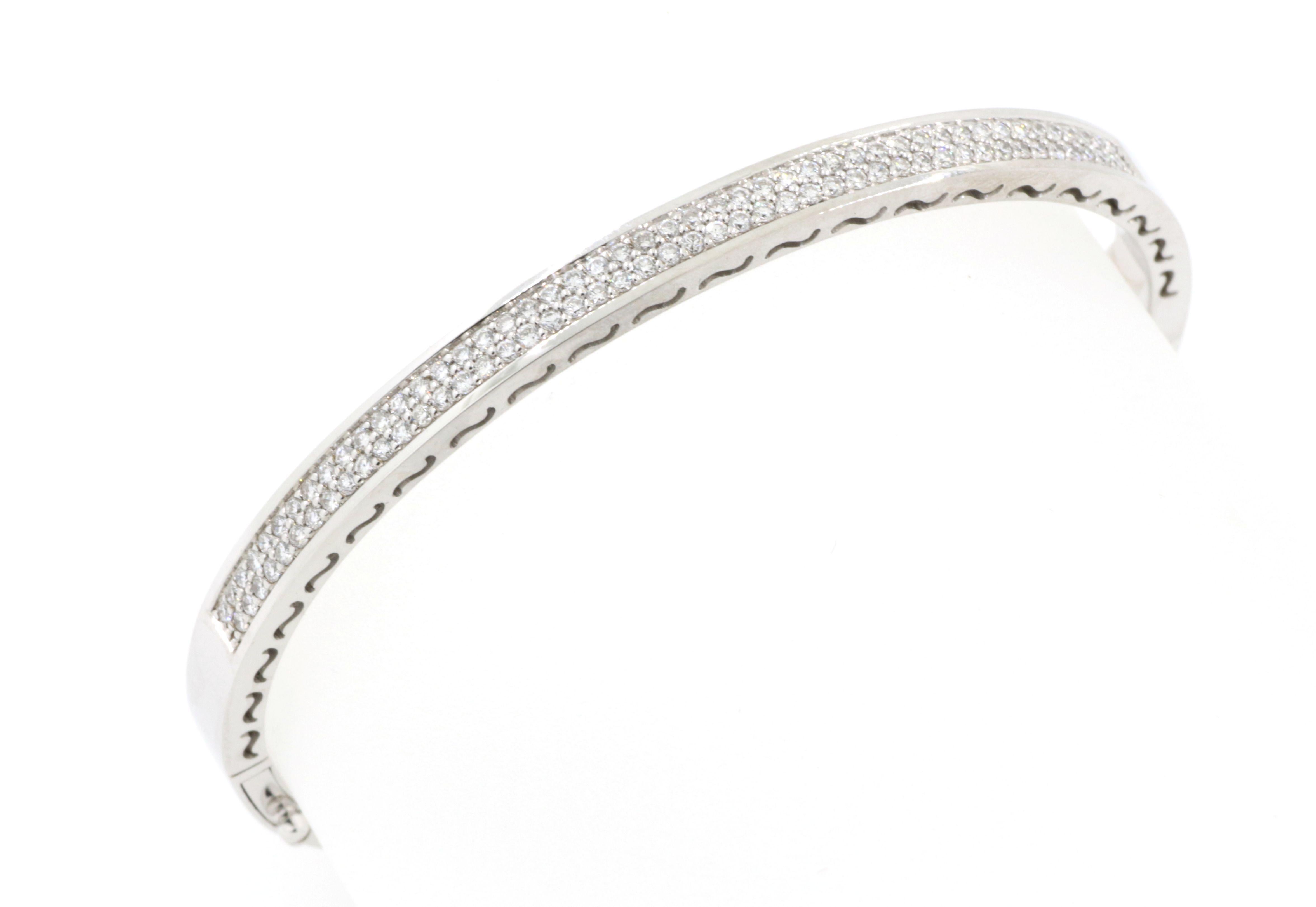 Women's 1 Carat Diamond Bracelet Bangle in 18 Karat White Gold For Sale