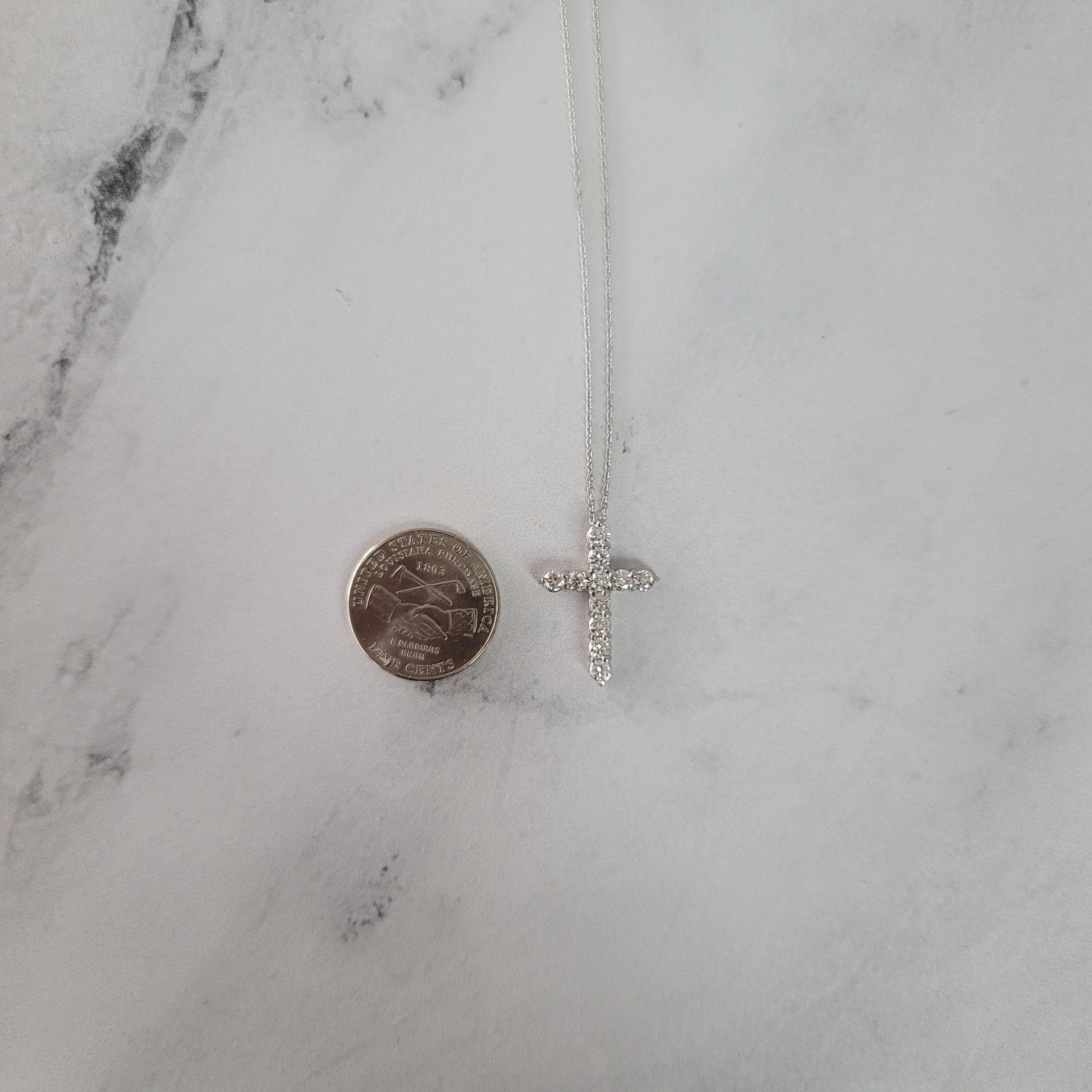 1 Karat  Diamant-Kreuz-Halskette 14k Weißgold (Rundschliff) im Angebot