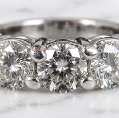 1-Karat-Diamant-Ehering mit fünf Steinen zum Hochzeitstag aus 14-karätigem Weißgold
