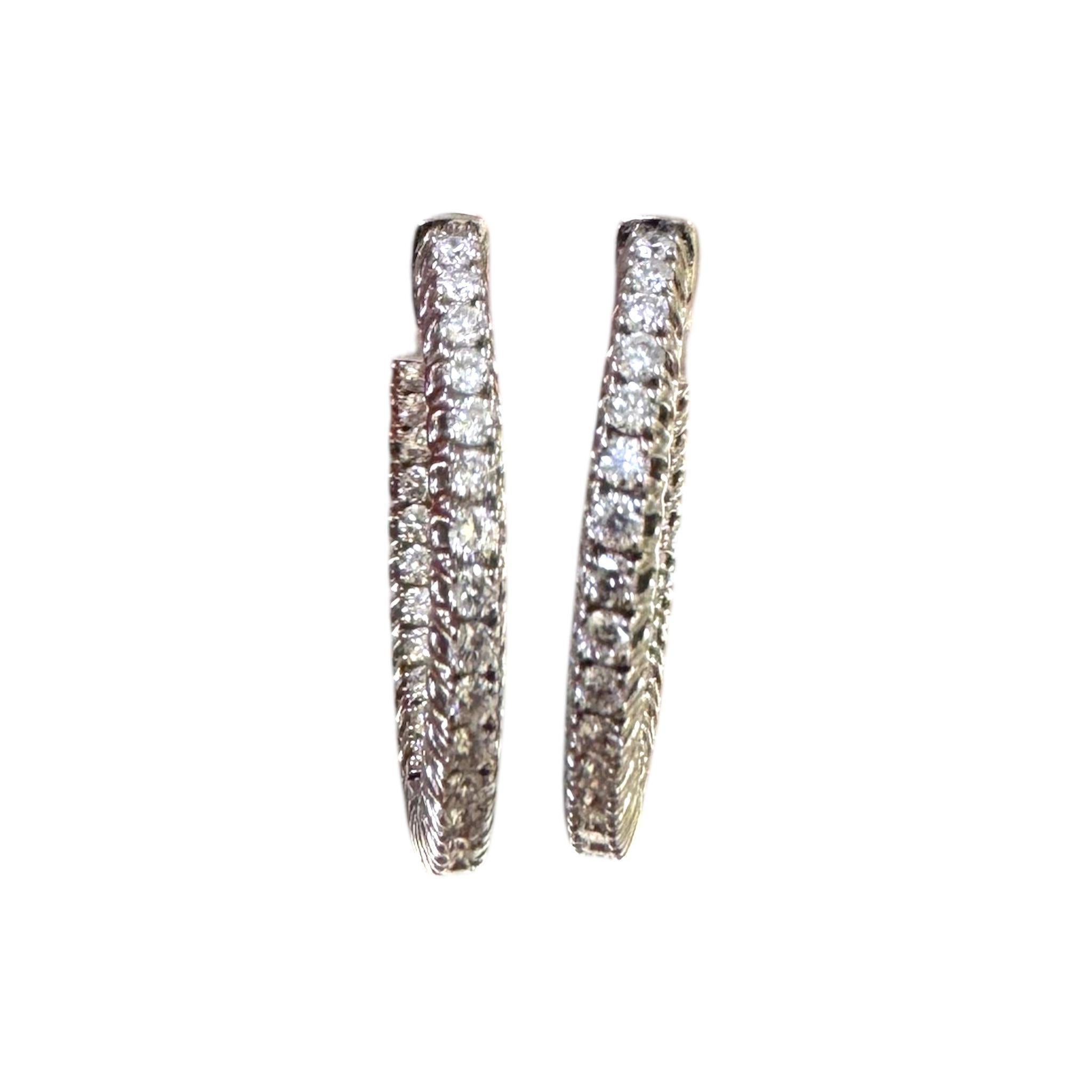 Taglio brillante Orecchini a cerchio con diamante da 1 carato in oro bianco 14K in vendita