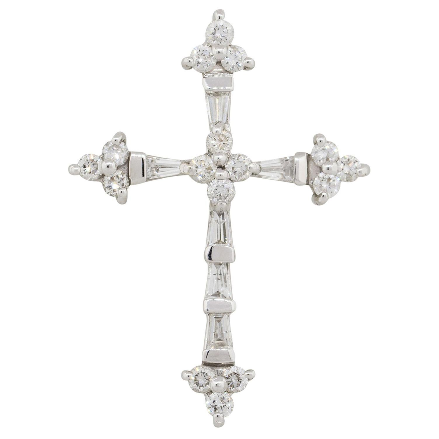 White Diamond Pave Cross Pendant For Sale at 1stDibs