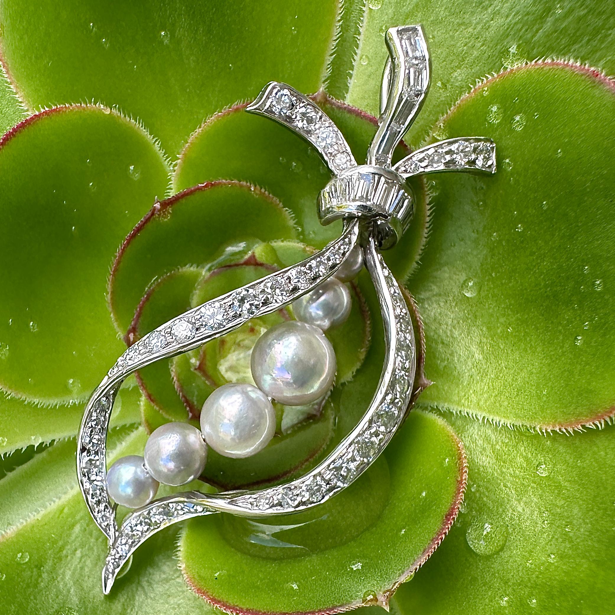 1 Carat Diamond Ribbon Pendant in Platinum with Silver-Blue Akoya Pearls For Sale 2