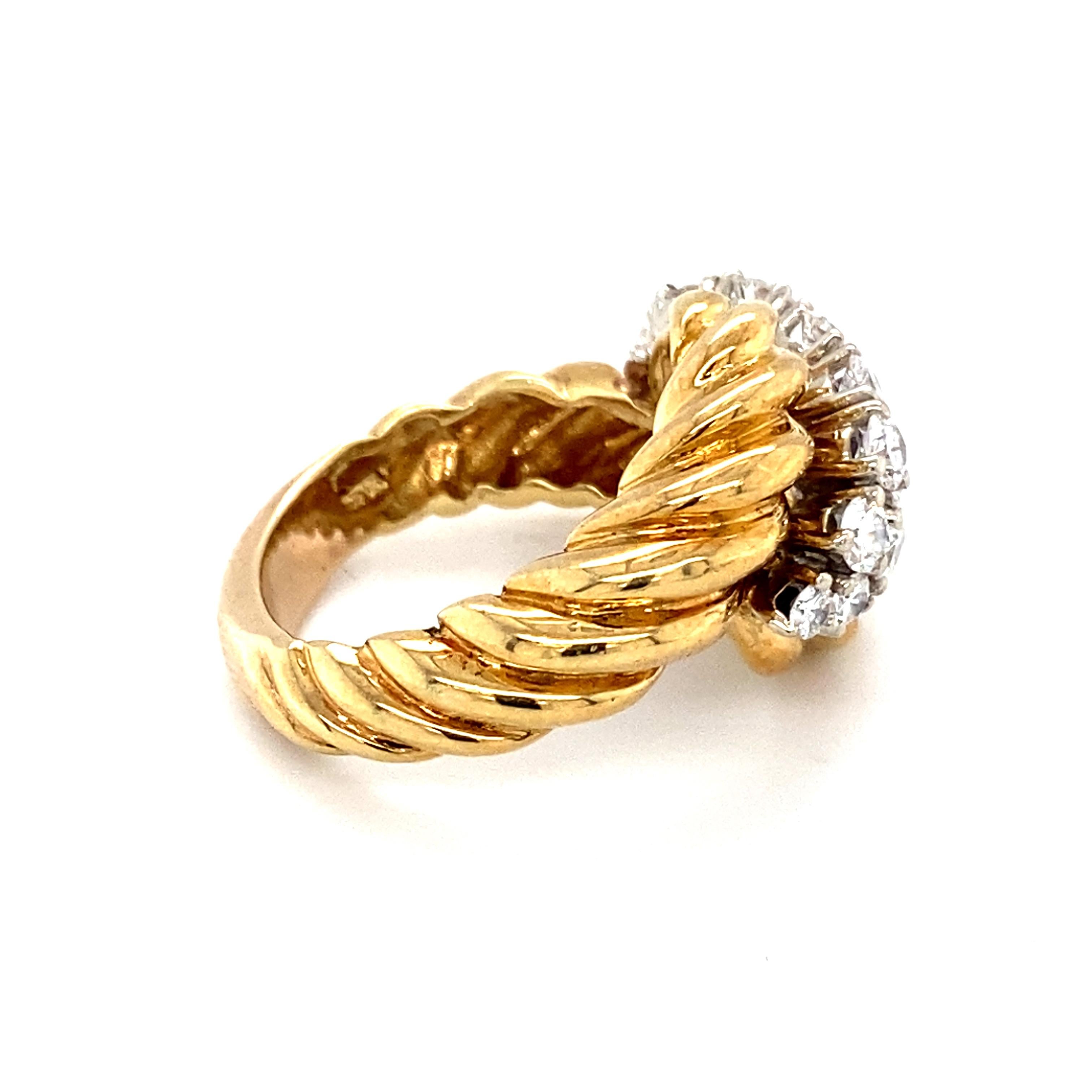 1 Karat Diamantring aus 18 Karat zweifarbigem Gold mit Diamanten im Zustand „Hervorragend“ in Hicksville, NY