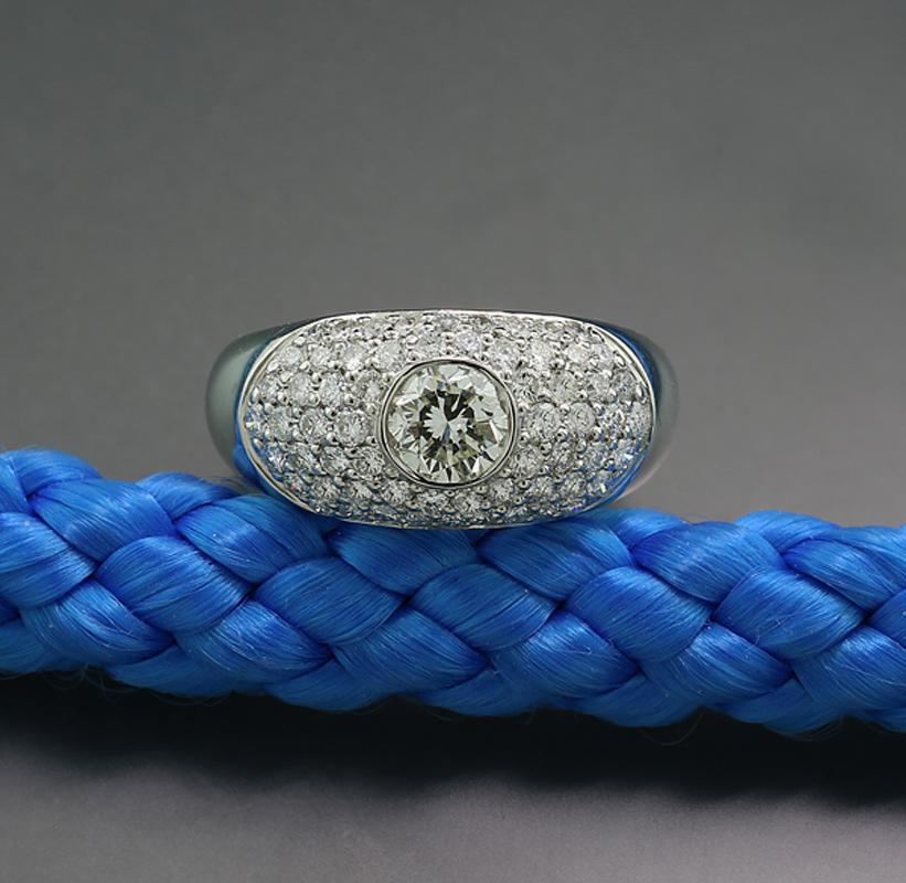 Anillo solitario de diamantes talla brillante y diamantes de 1,22 quilates 900 Platino Corte brillante en venta