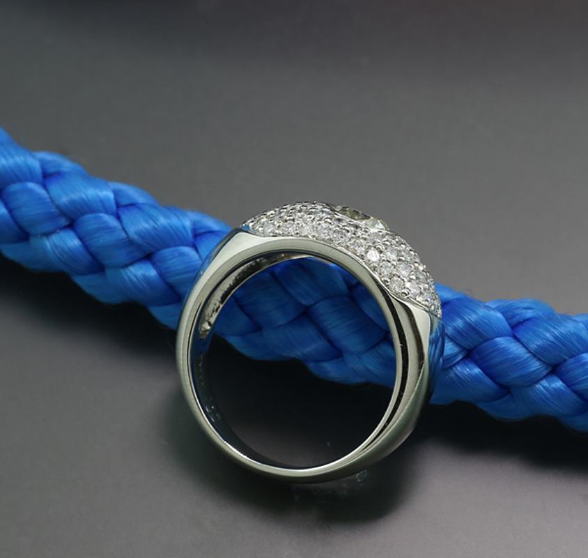 Anillo solitario de diamantes talla brillante y diamantes de 1,22 quilates 900 Platino en Nuevo estado para la venta en München, DE