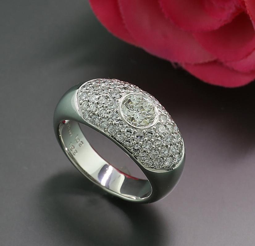 Femenino o masculino Anillo solitario de diamantes talla brillante y diamantes de 1,22 quilates 900 Platino en venta