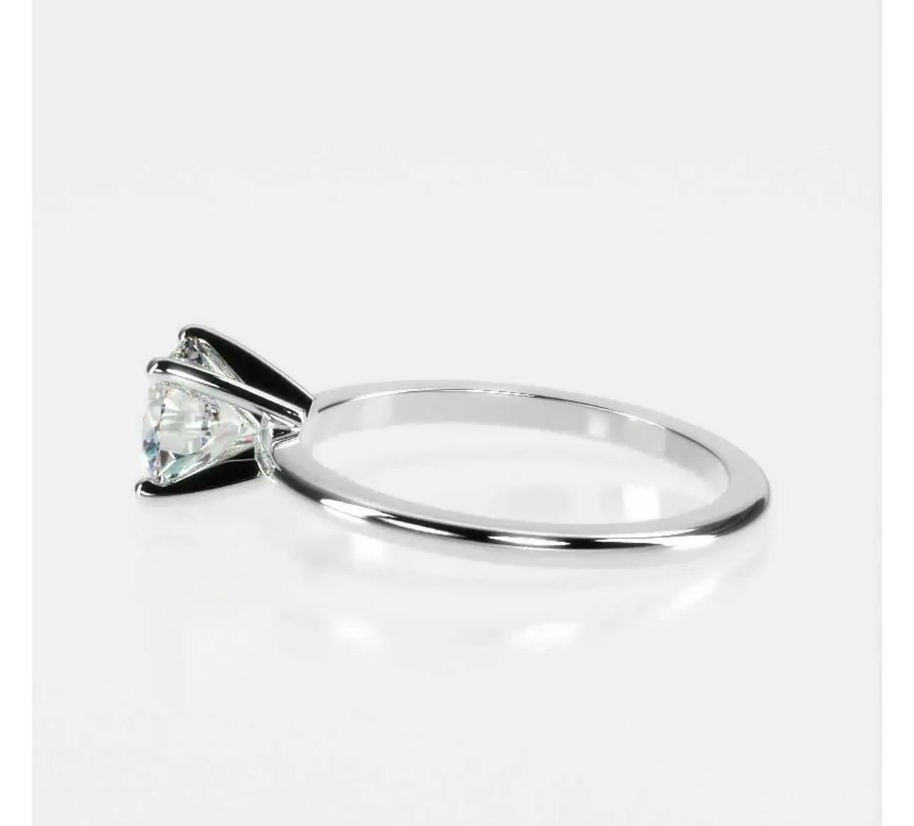1 Karat Diamant Traditioneller Verlobungsring aus 14 Karat Weißgold im Angebot 1