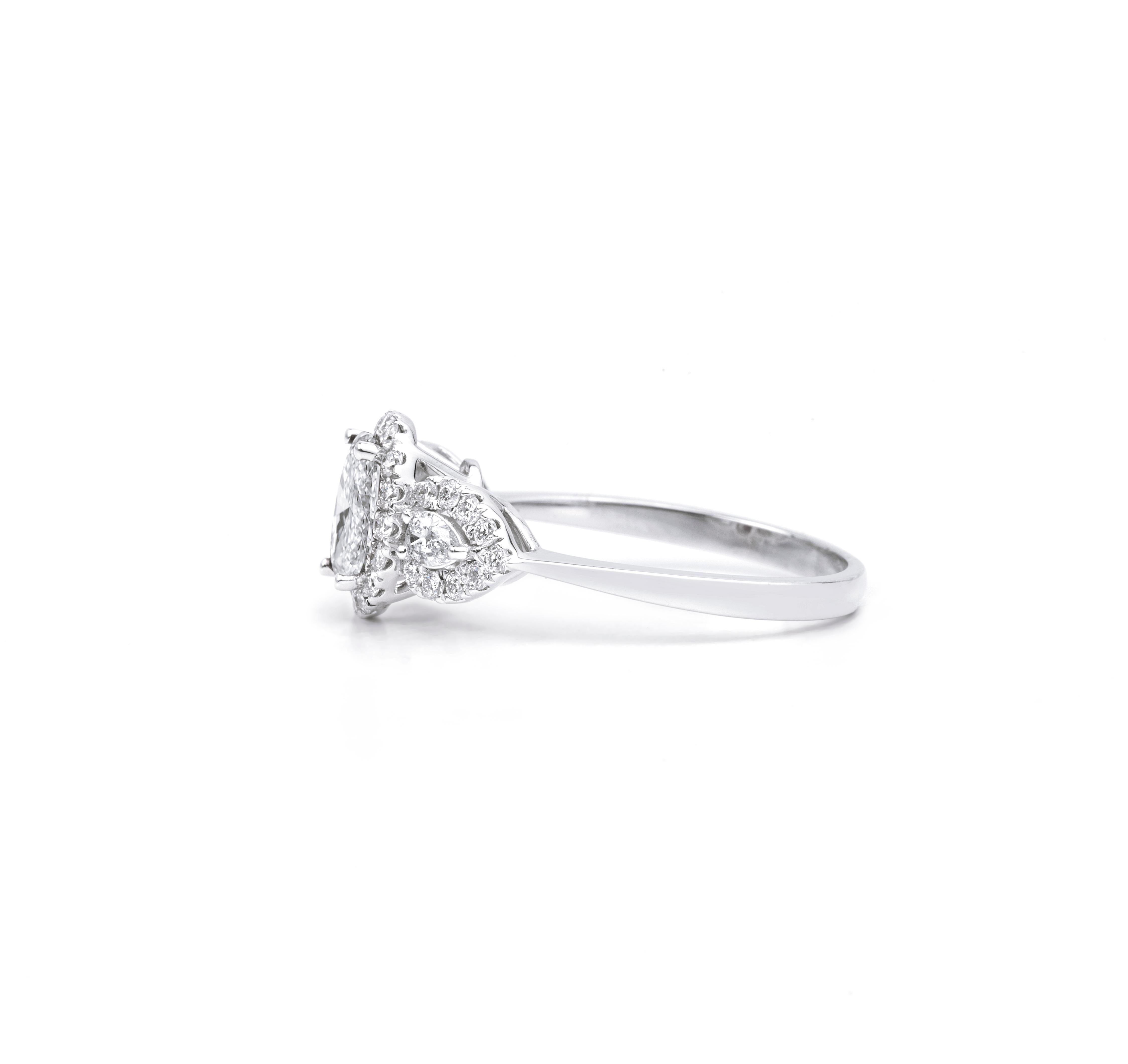 GIA Report Certified 1 Carat E VS Oval Cut Diamond Halo Engagement Cocktail Ring In New Condition For Sale In Jaipur, RJ