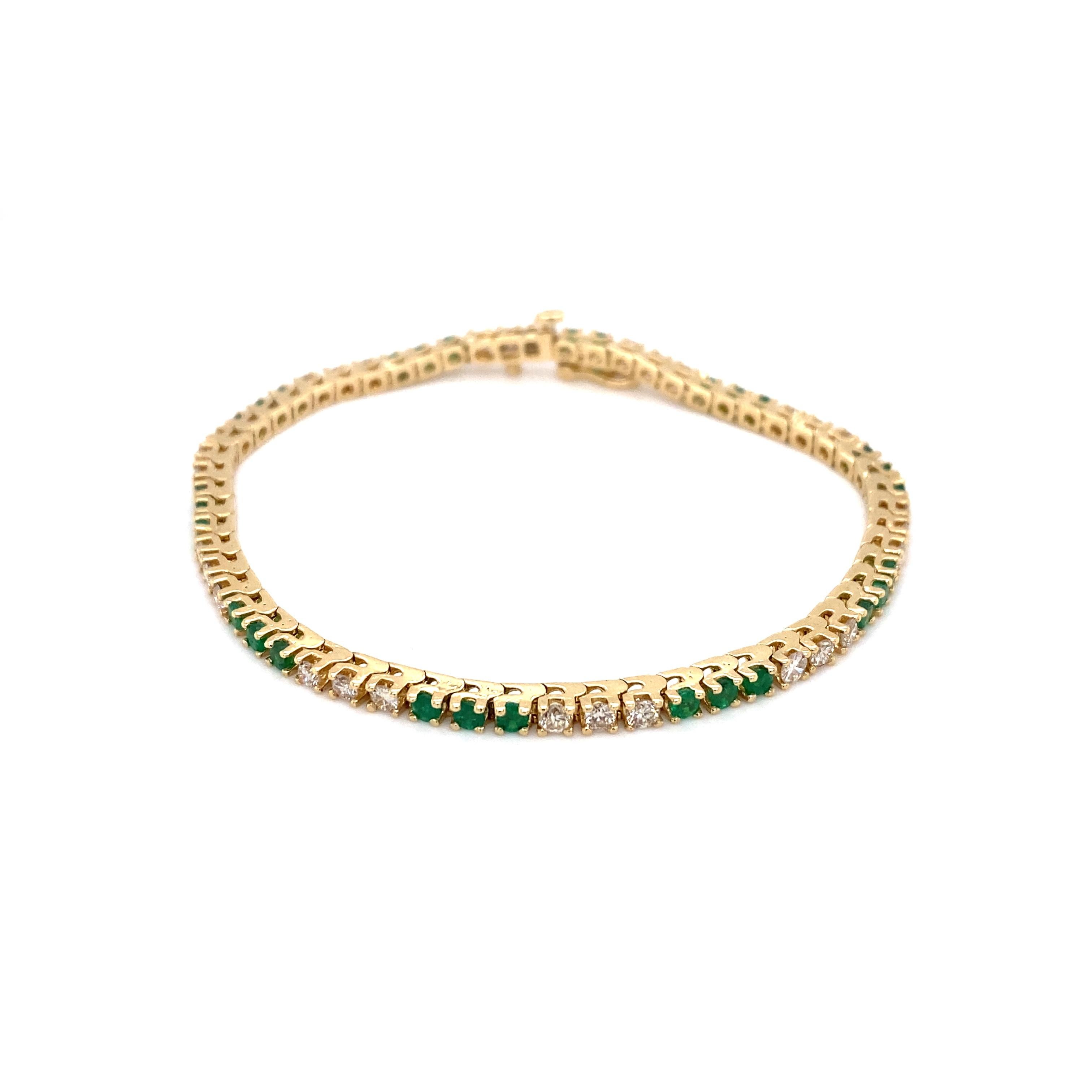 Modern 1 Carat Emerald and 1 Carat Diamond Tennis Bracelet in 14 Karat Gold For Sale