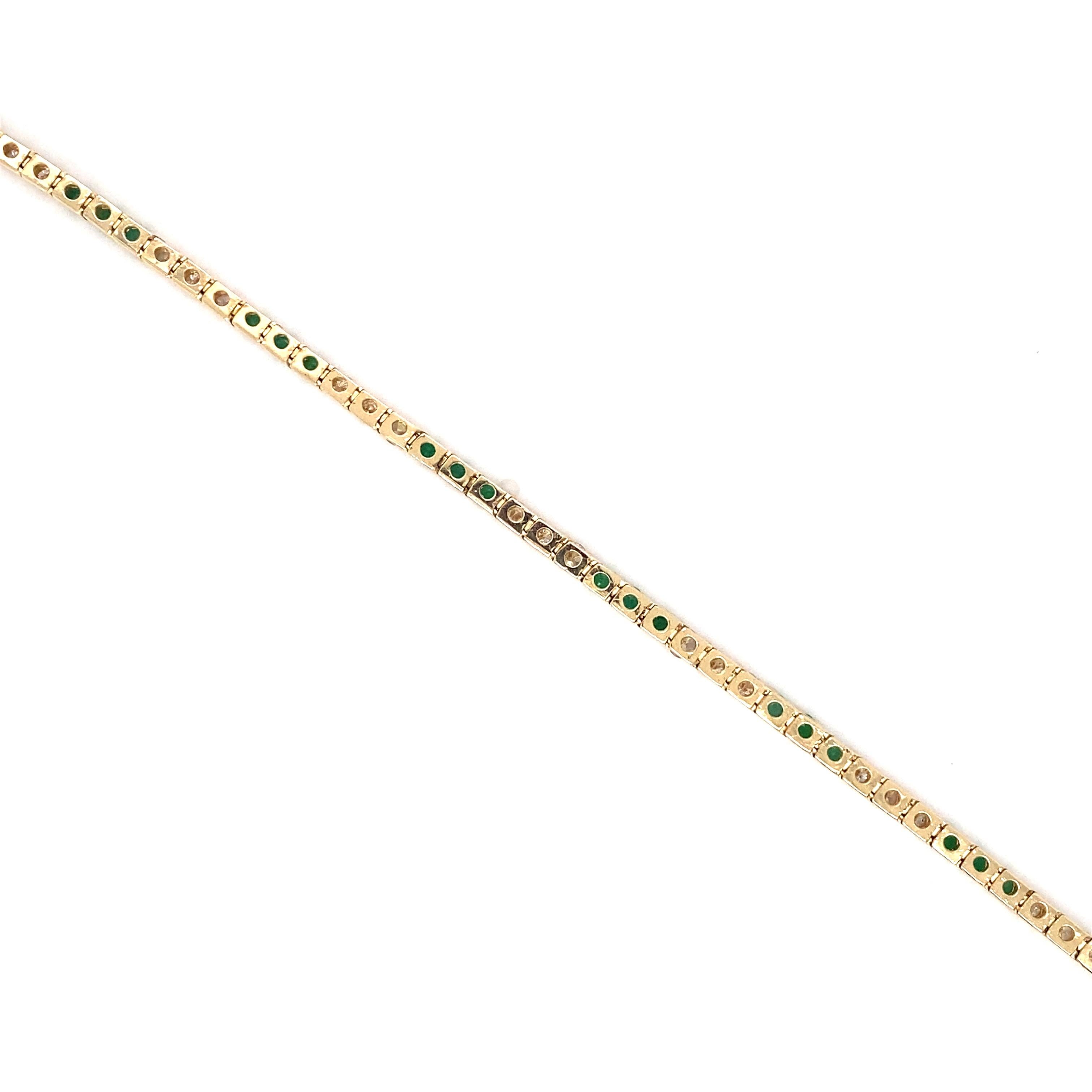 Round Cut 1 Carat Emerald and 1 Carat Diamond Tennis Bracelet in 14 Karat Gold For Sale