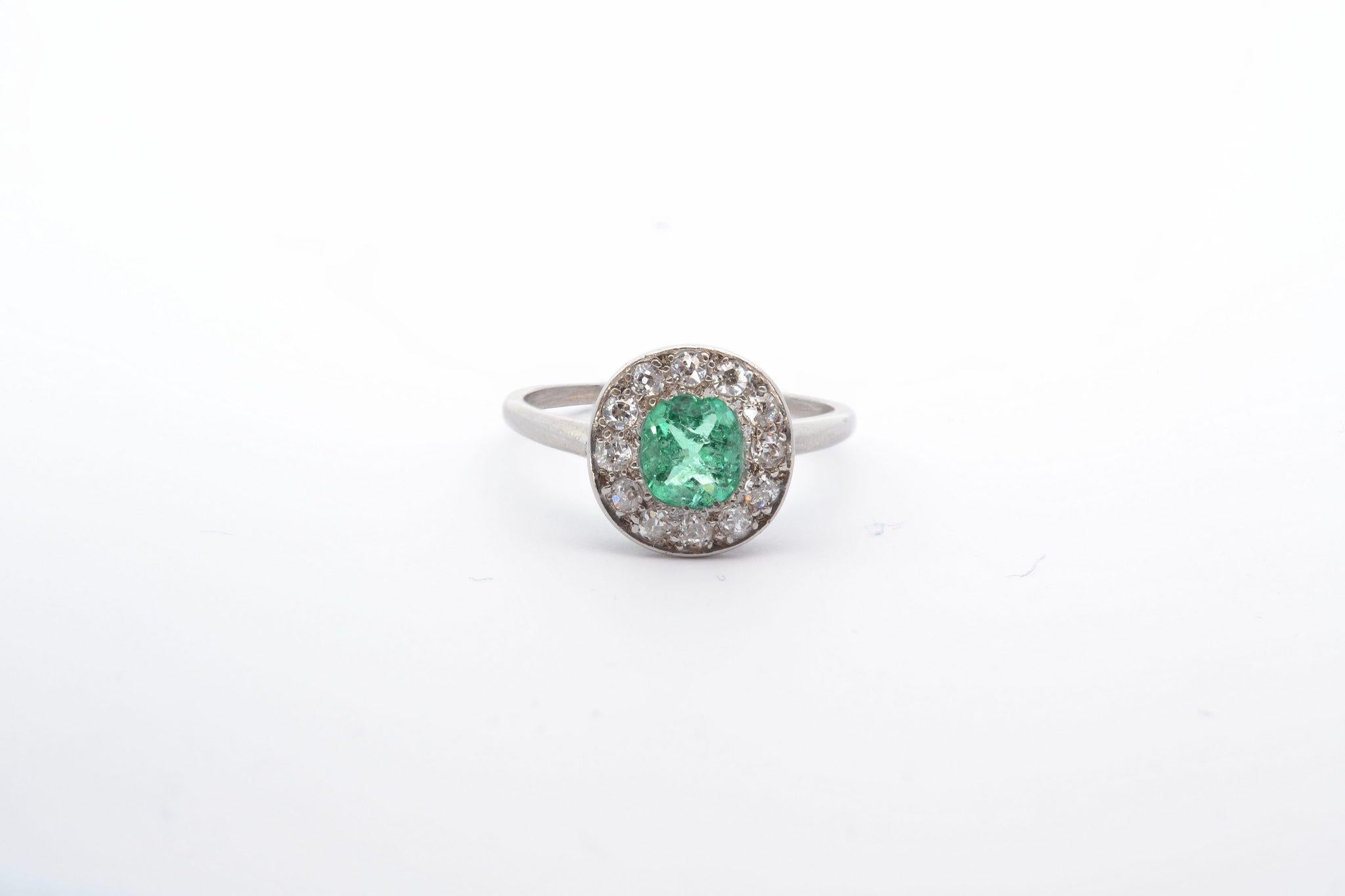 Stones: 1 carat emerald and 12 diamonds: 0.44ct
Material: Platinum
Dimensions: Diameter of 12mm
Weight: 4.1g
Period: 1920
Size: 60 (free sizing)
Certificate
Ref. : 25077
