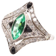 Antique 1 carat emerald and diamonds ring in platinum