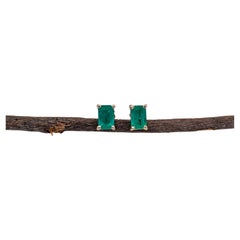 Minimal 6x4 mm sambischer Smaragd Solitär-Ohrstecker aus 14K Gold - Schmetterlingsrücken
