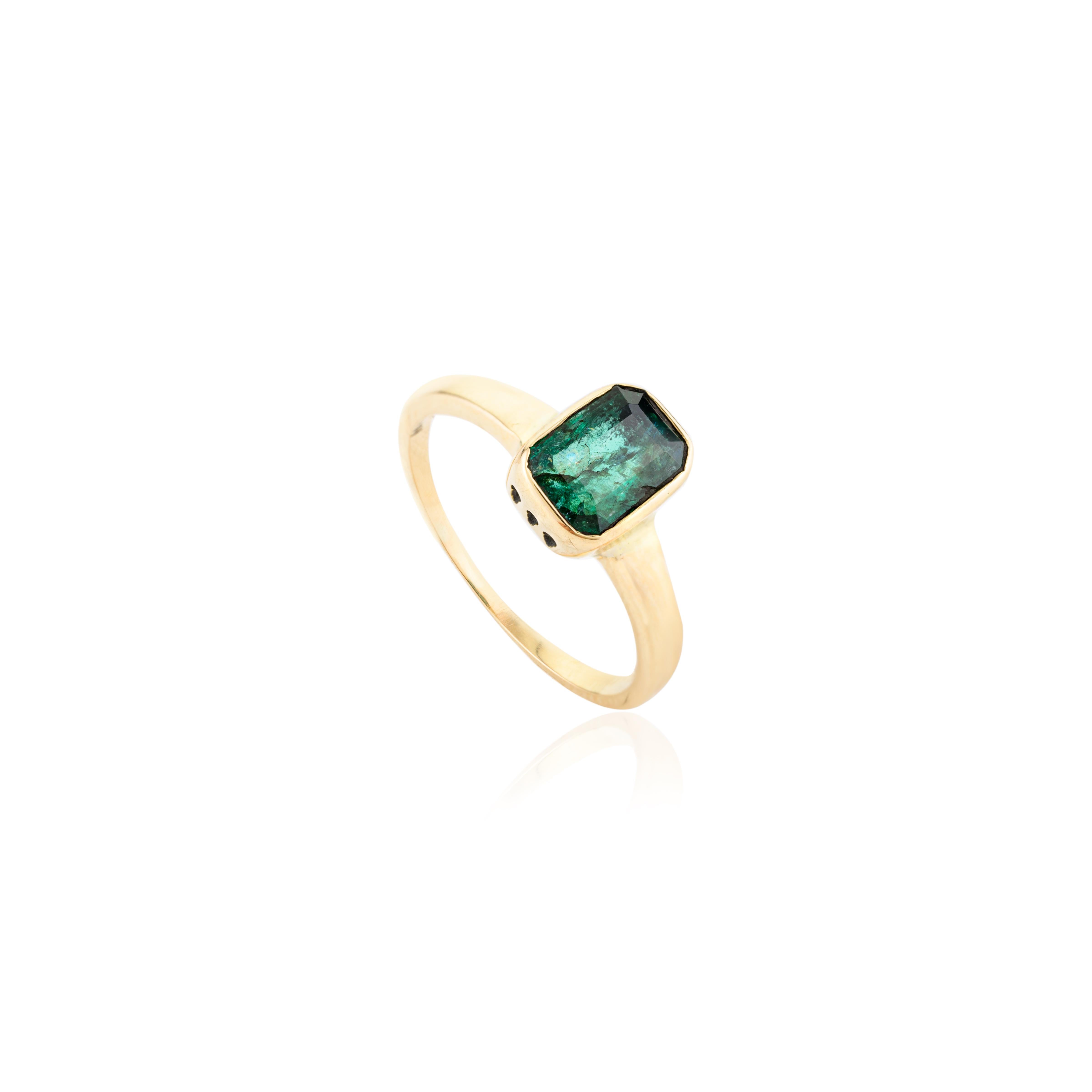 En vente :  Bague solitaire unisexe en or jaune massif 18 carats avec émeraude de 1 carat 7