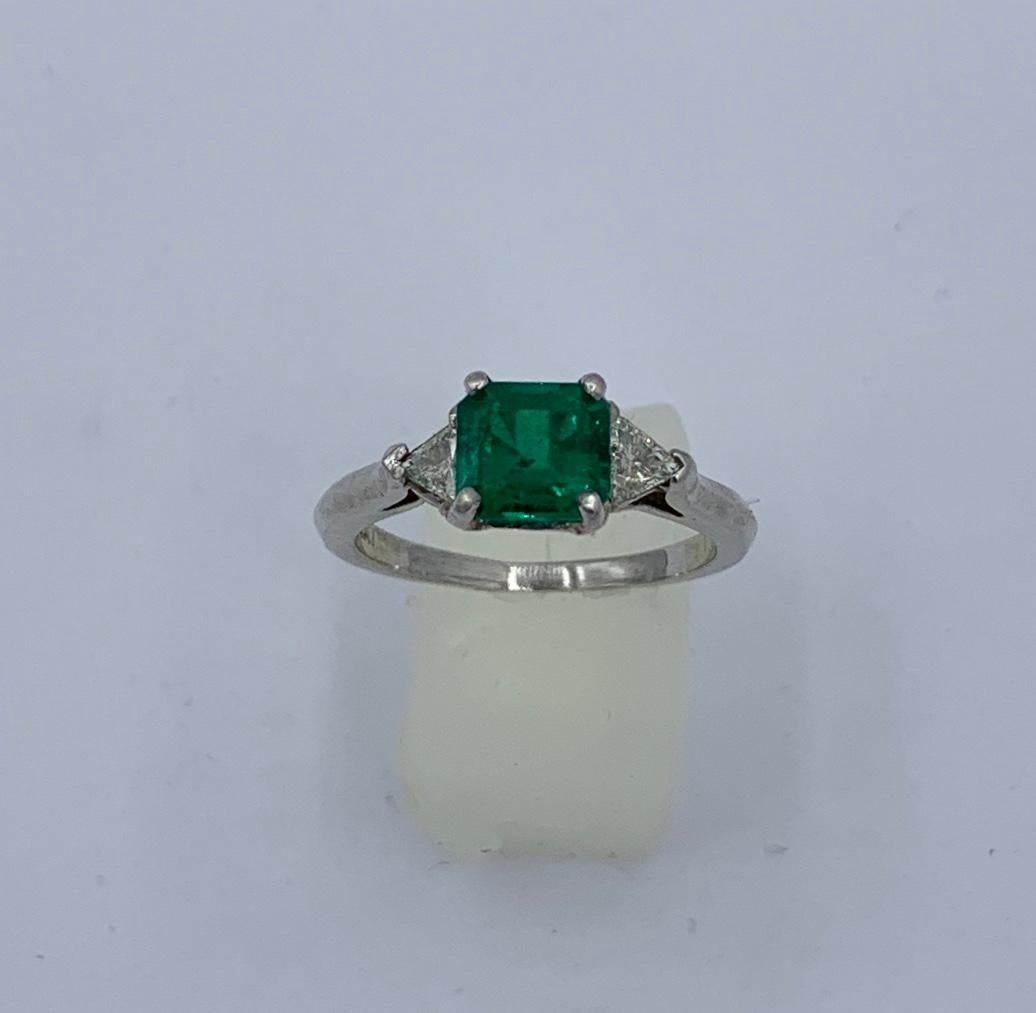 Women's 1 Carat Emerald Trillion Cut Diamond Platinum Ring Antique Engagement Wedding For Sale