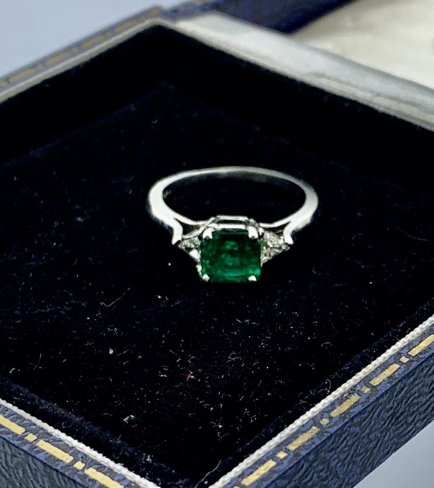1 Carat Emerald Trillion Cut Diamond Platinum Ring Antique Engagement Wedding For Sale 3