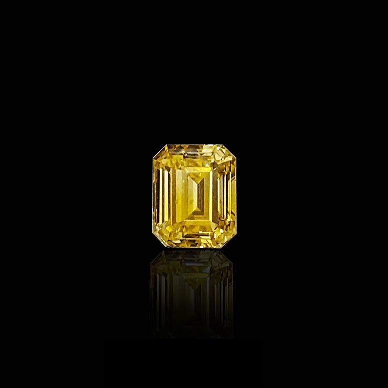 1 Carat Fancy Intense Yellow Diamond Engagement 3 Stones Ring, GIA Certified In New Condition For Sale In New York, NY