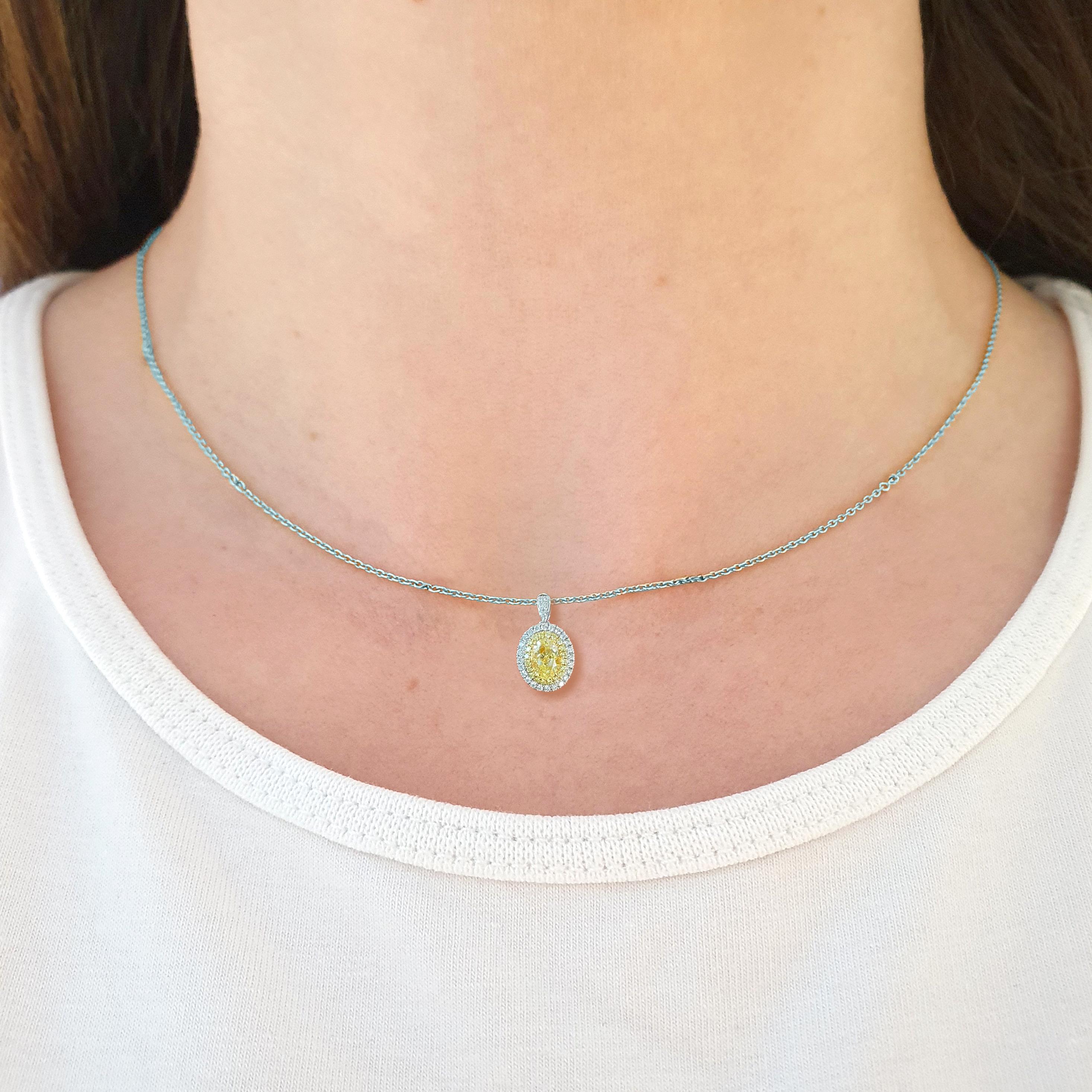 1 carat Fancy Yellow Natural Diamond Gold 18K Ring convertible Pendant In New Condition For Sale In Geneva, CH