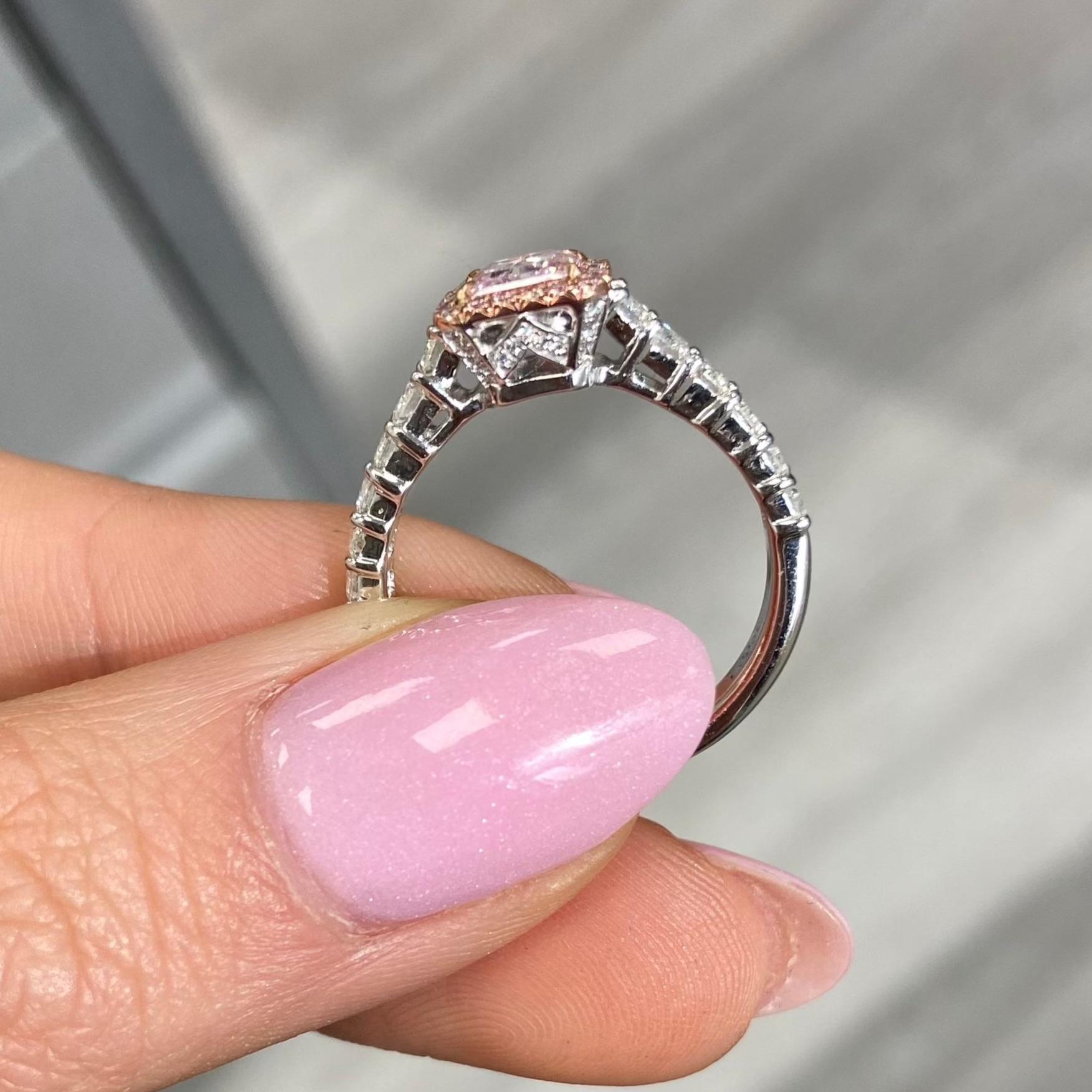 Women's 1 Carat GIA Light Pink Diamond Ring For Sale