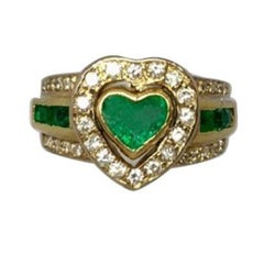 Vintage 1 Carat Heart Cut Colombian Emerald and Diamond Italian-Made 18 Karat Gold Ring